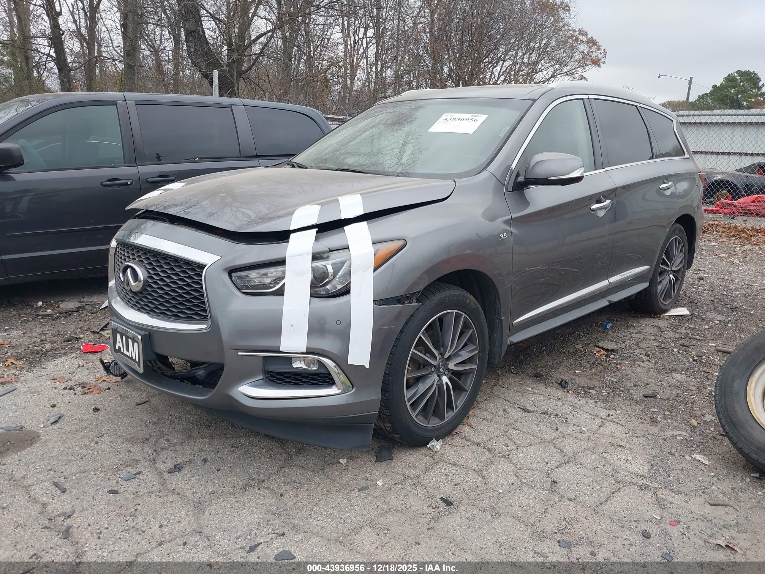 INFINITI QX60 image 2