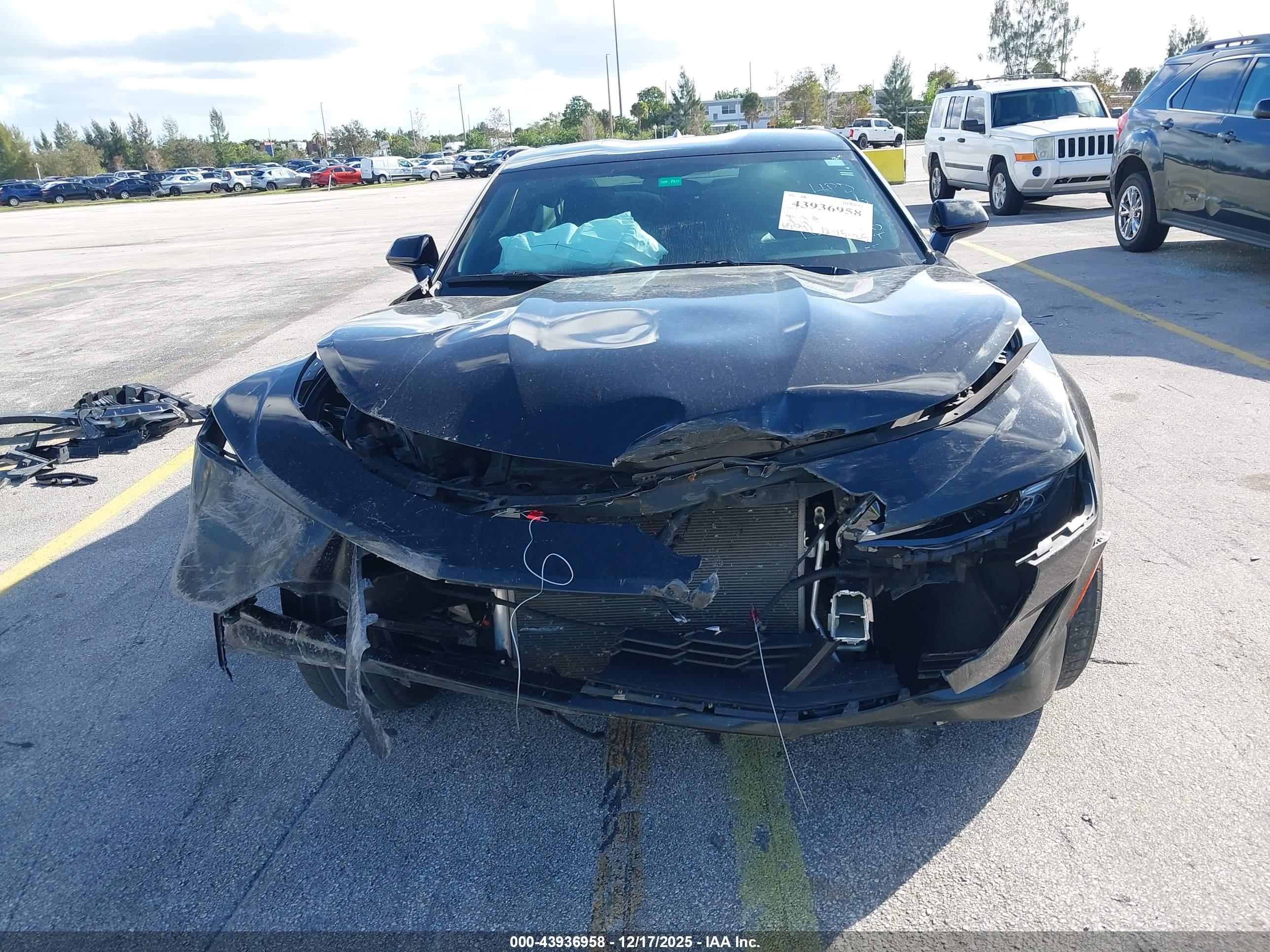 CHEVROLET CAMARO image 6