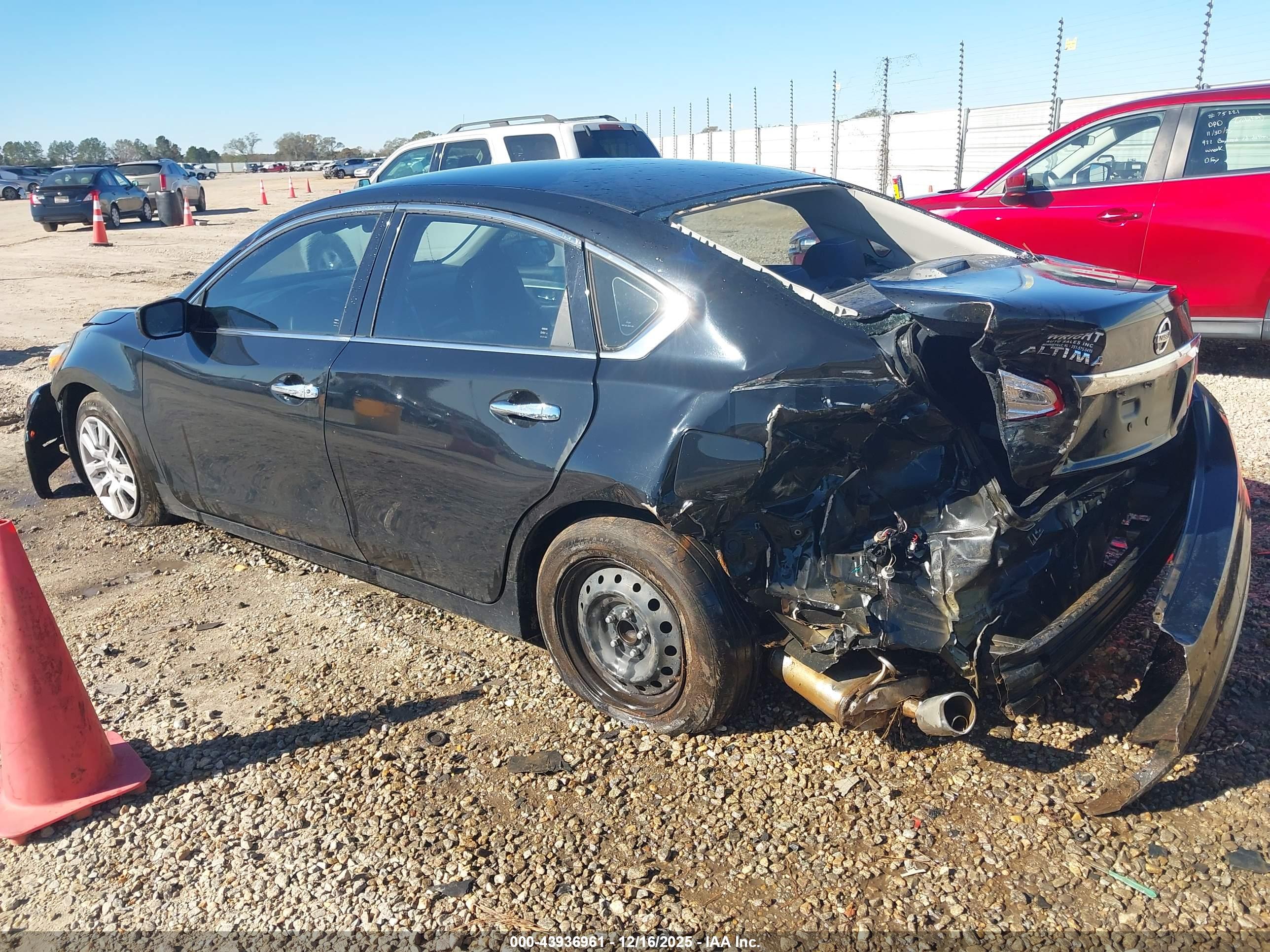 NISSAN ALTIMA image 3