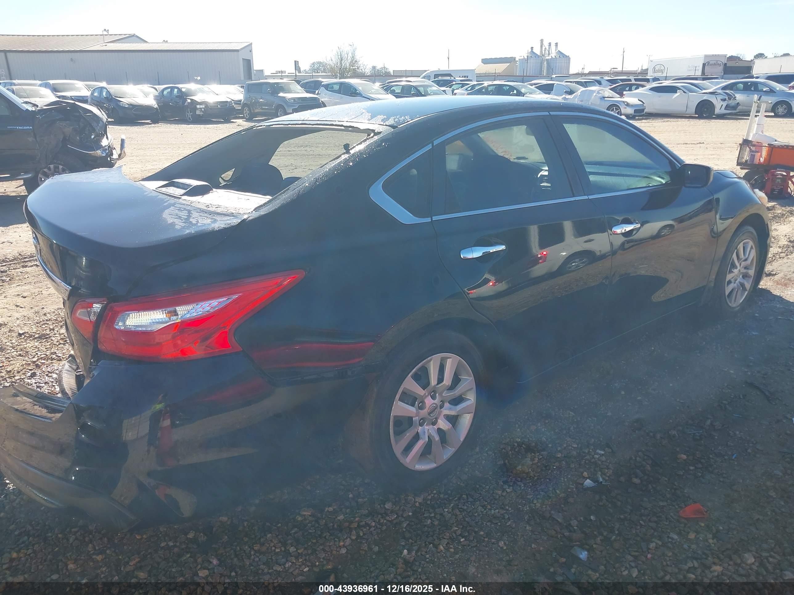 NISSAN ALTIMA image 4