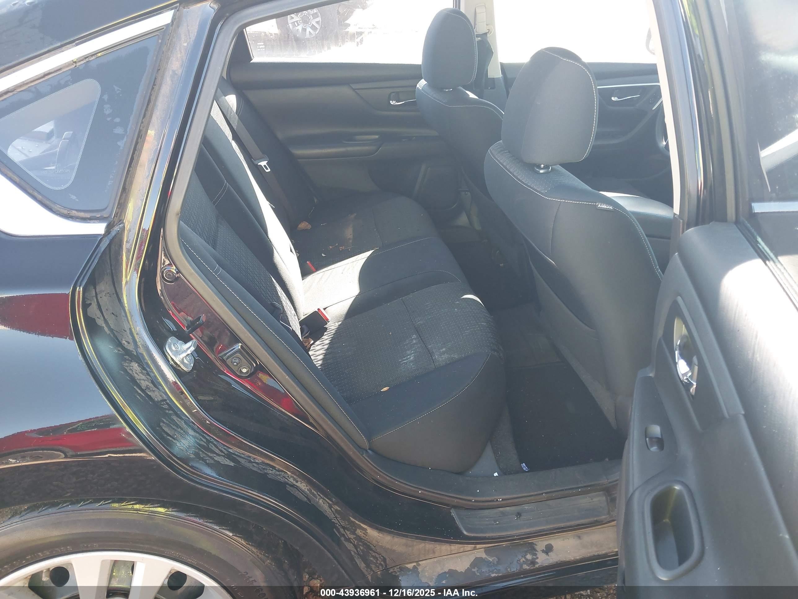 NISSAN ALTIMA image 8