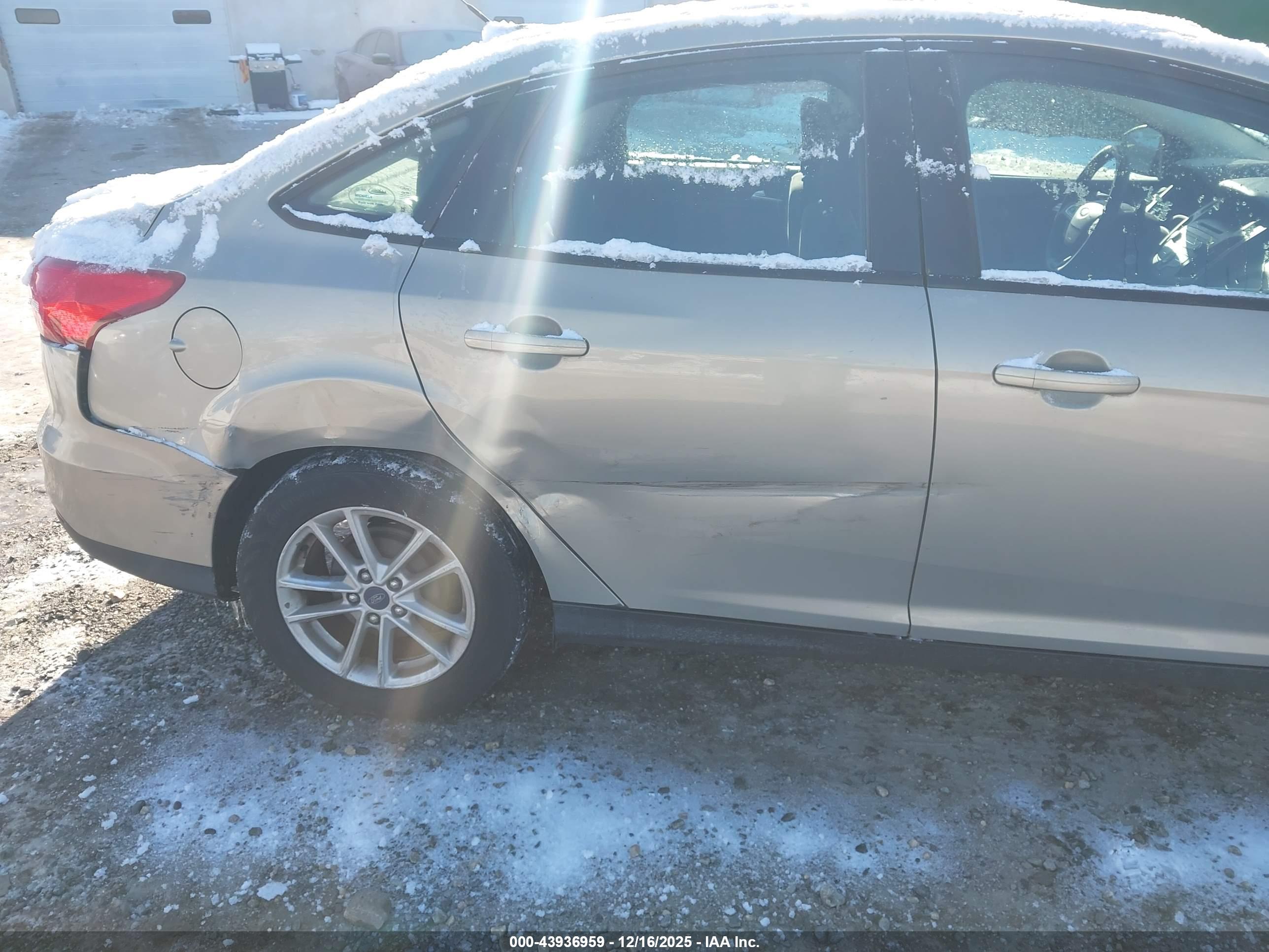 FORD FOCUS image 6