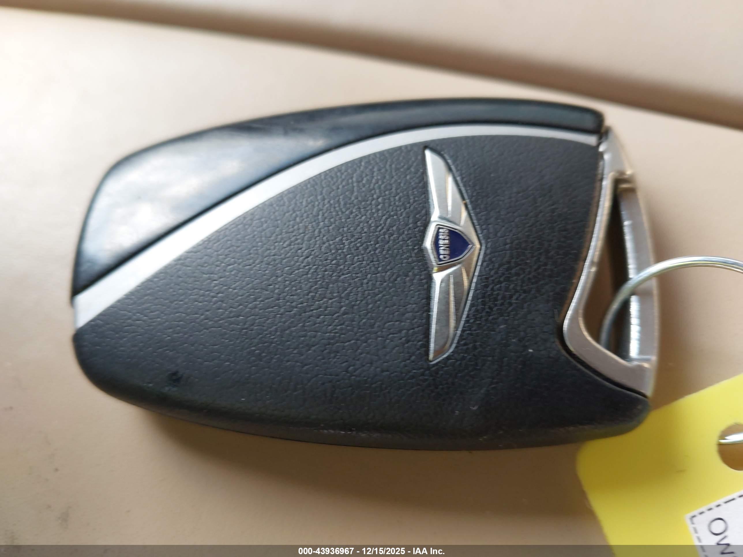 HYUNDAI GENESIS image 11