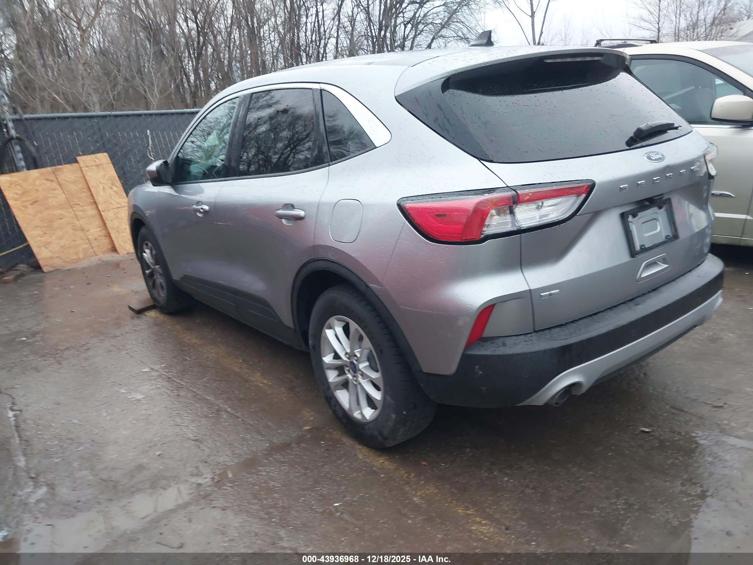 FORD ESCAPE image 3