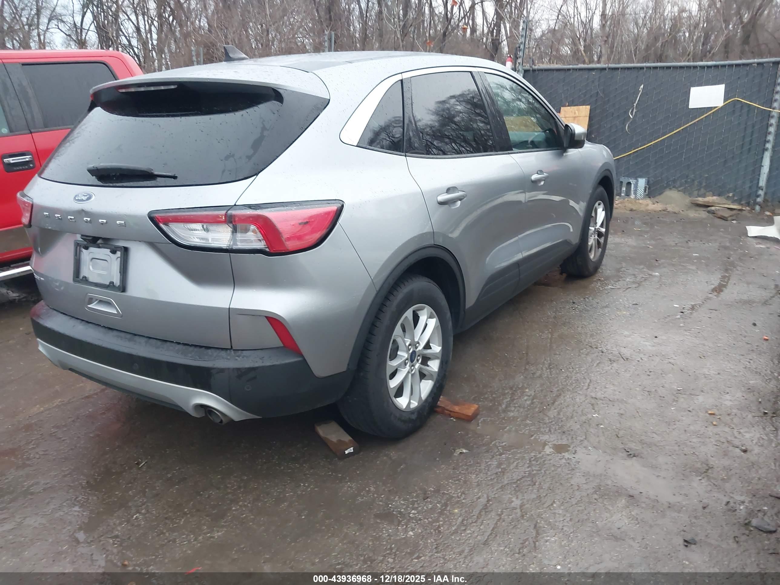 FORD ESCAPE image 4