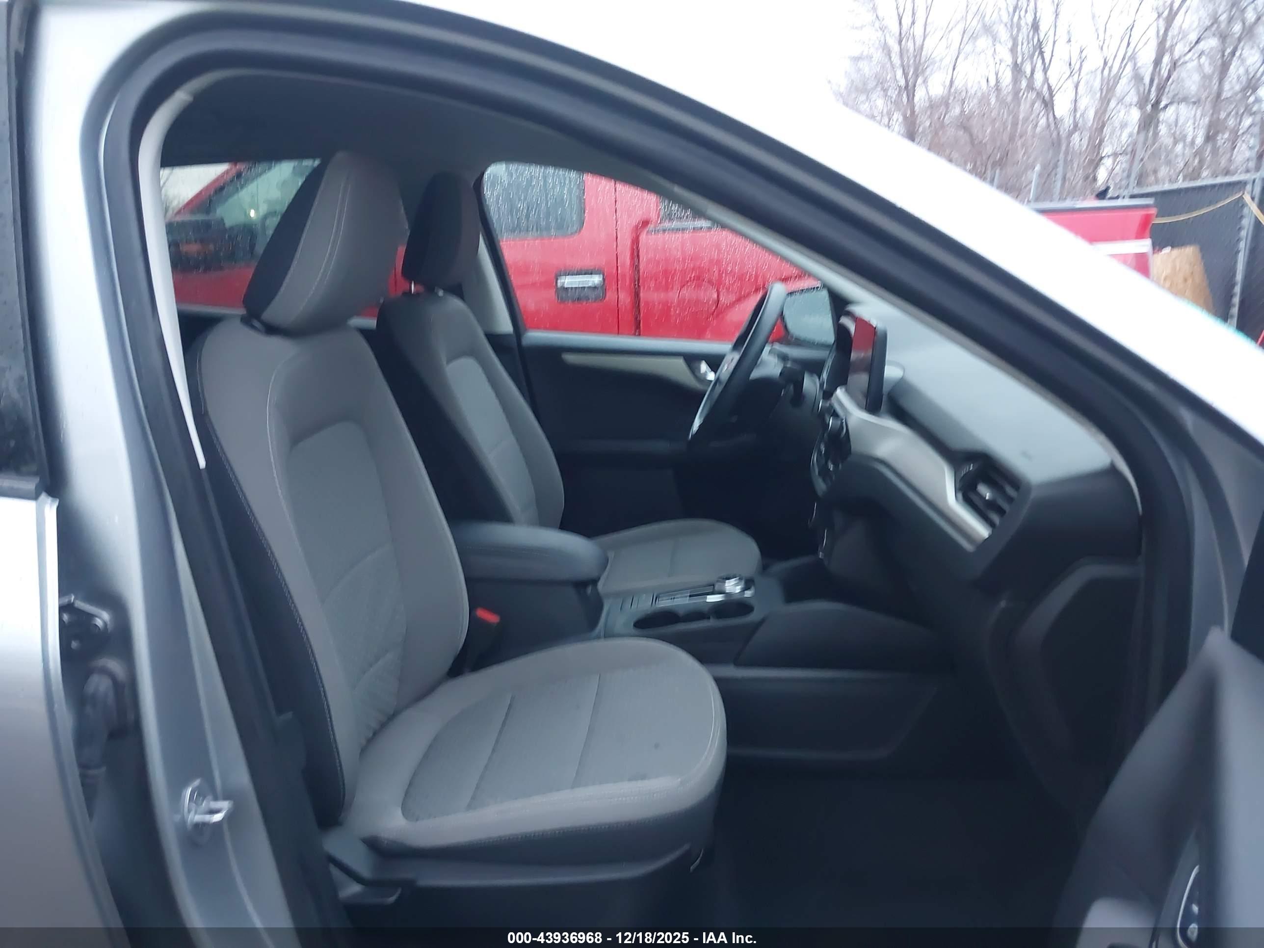 FORD ESCAPE image 5
