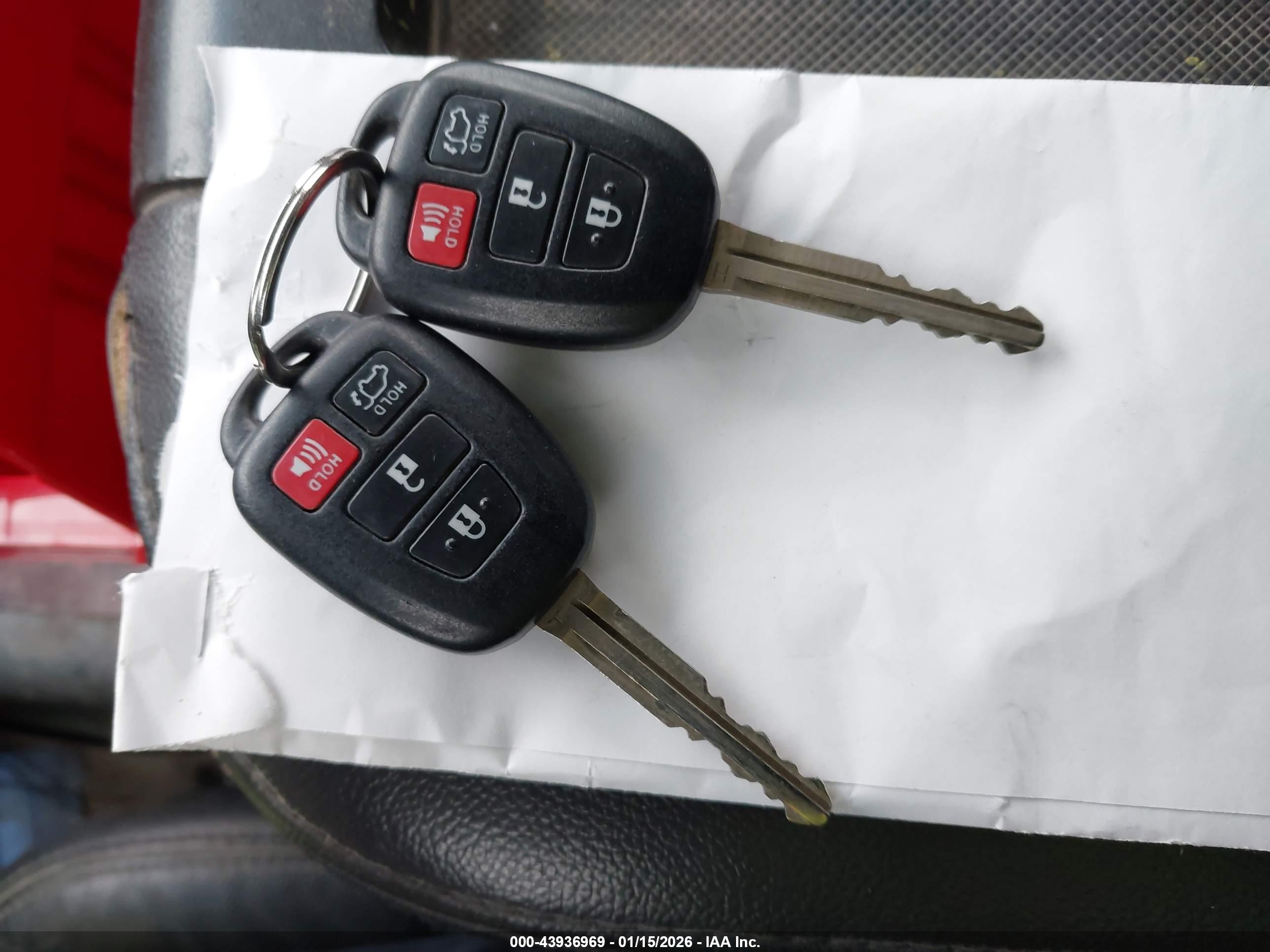 TOYOTA RAV4 image 11