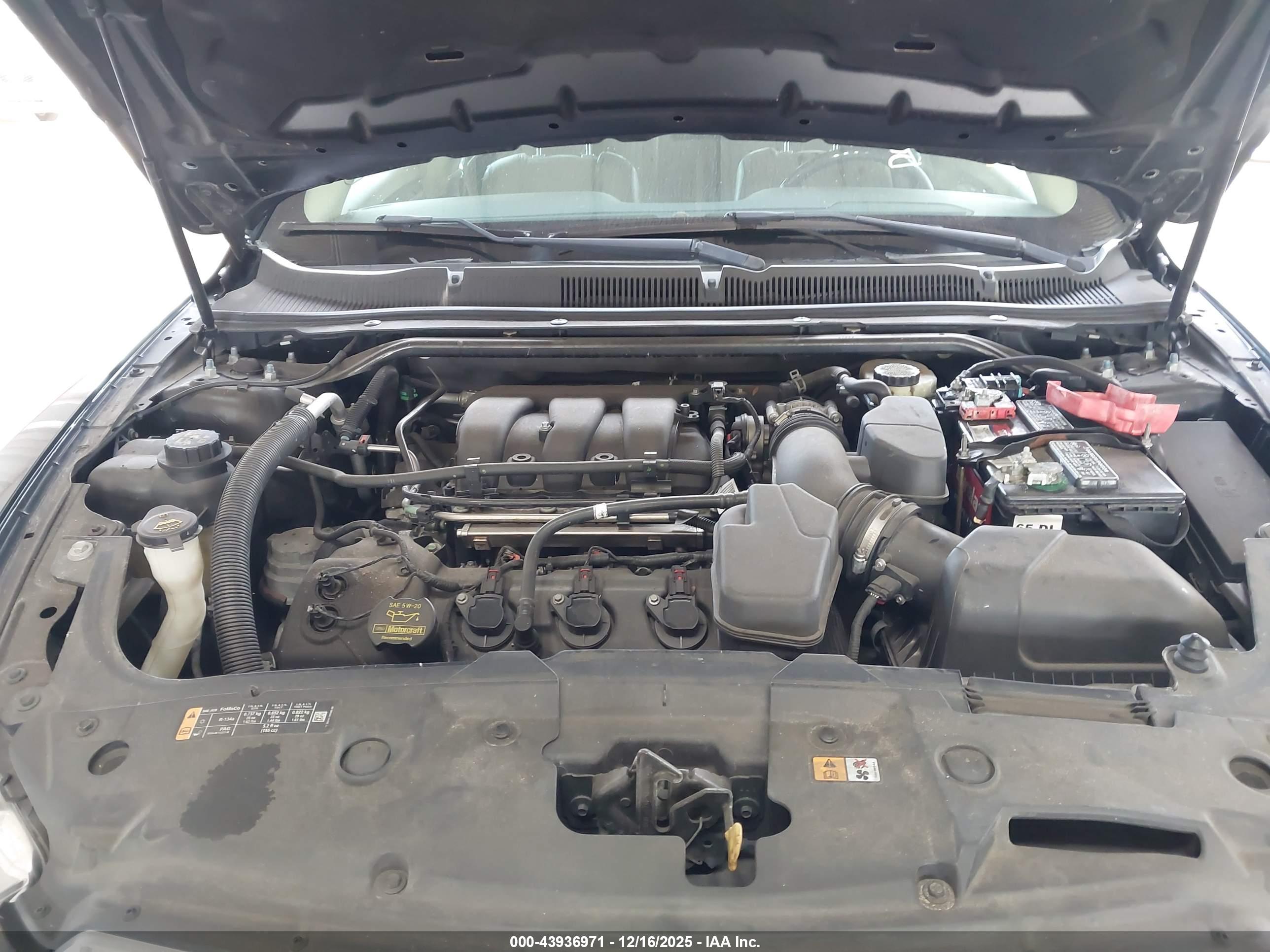 FORD TAURUS image 10