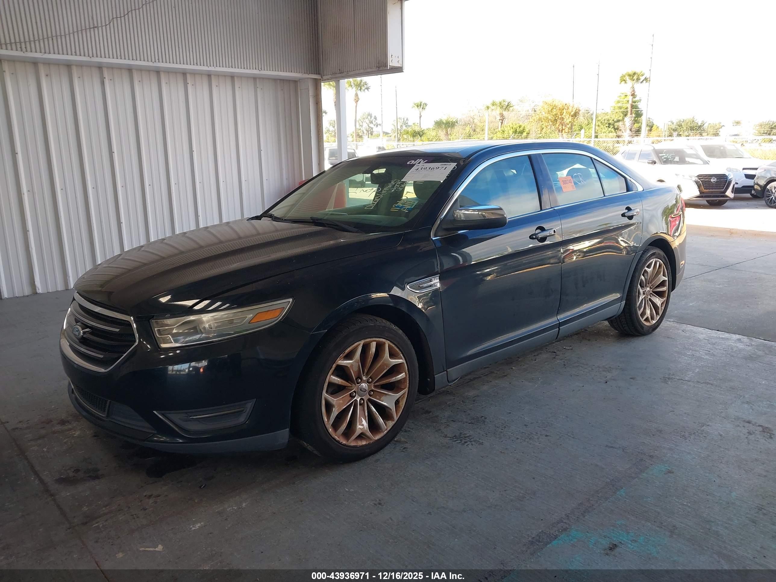 FORD TAURUS image 2