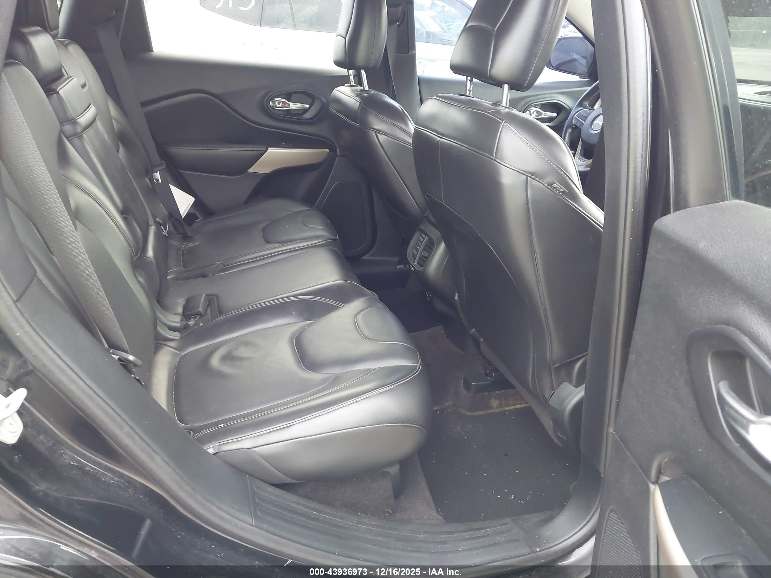 JEEP CHEROKEE image 8