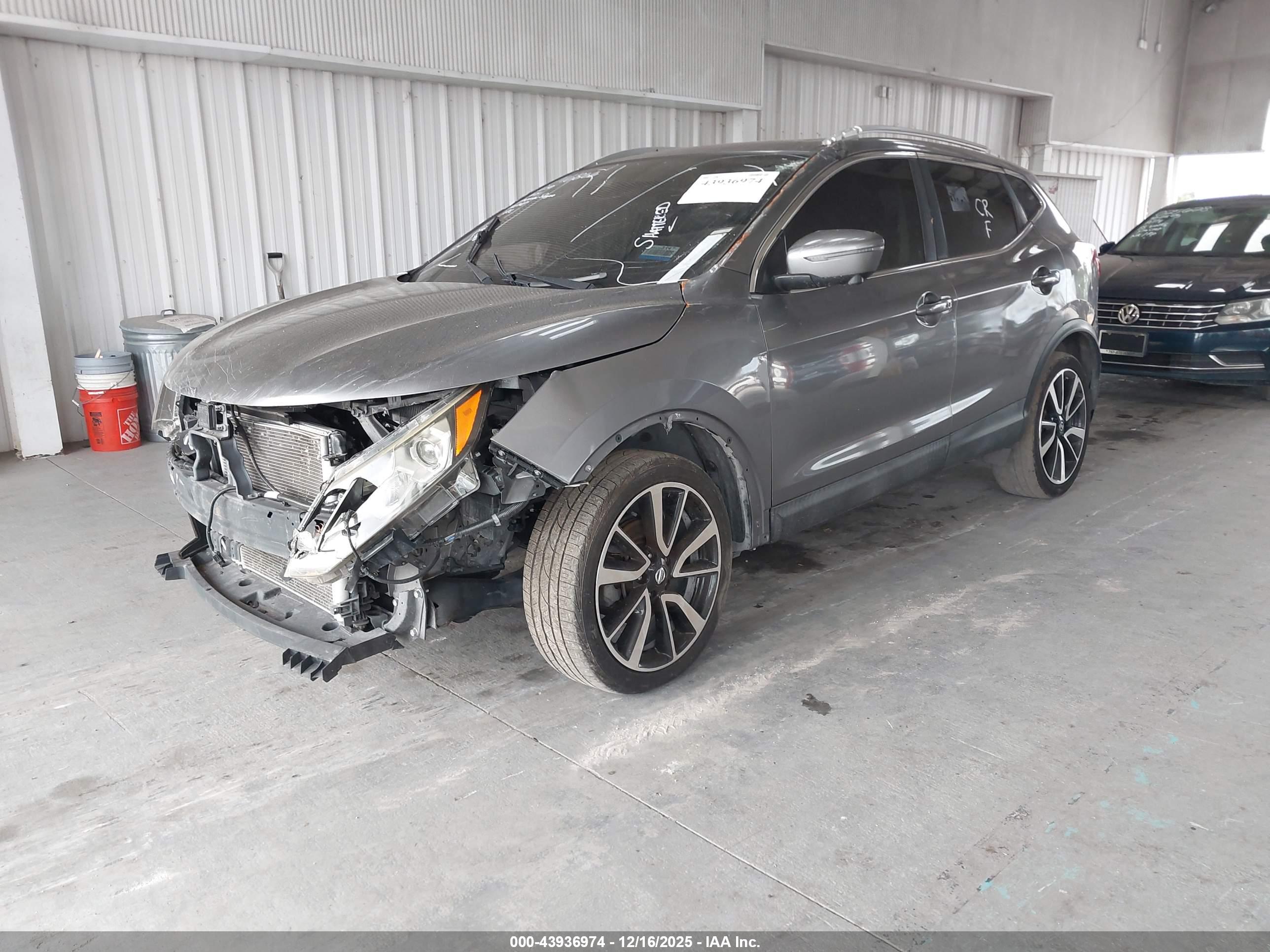 NISSAN ROGUE image 2