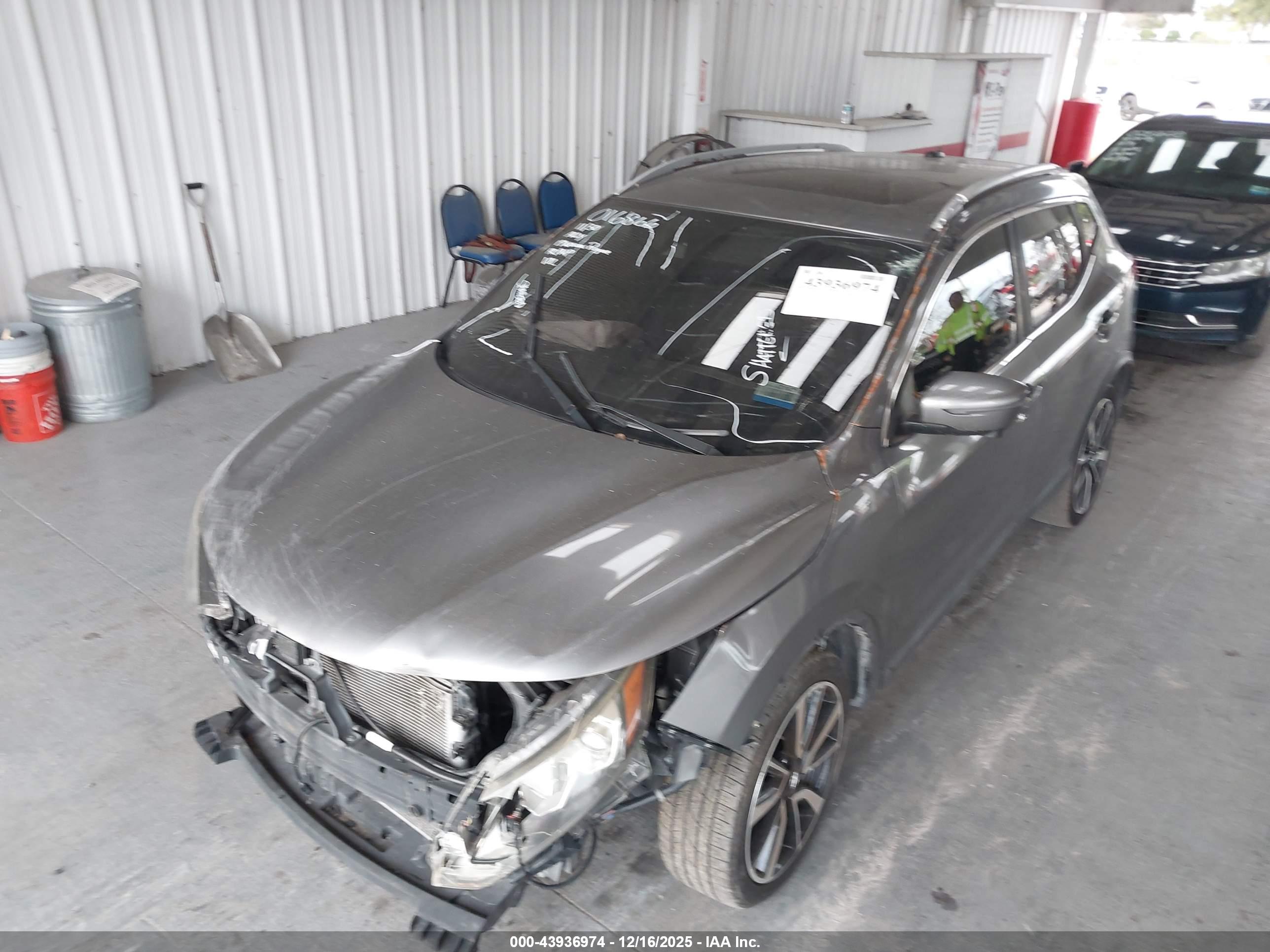 NISSAN ROGUE image 6