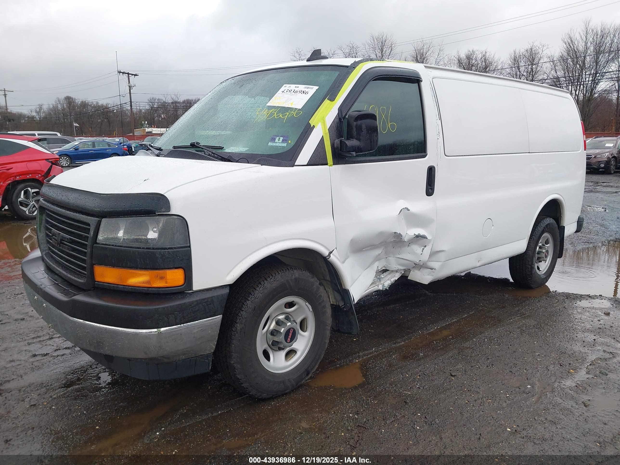 GMC SAVANA image 6