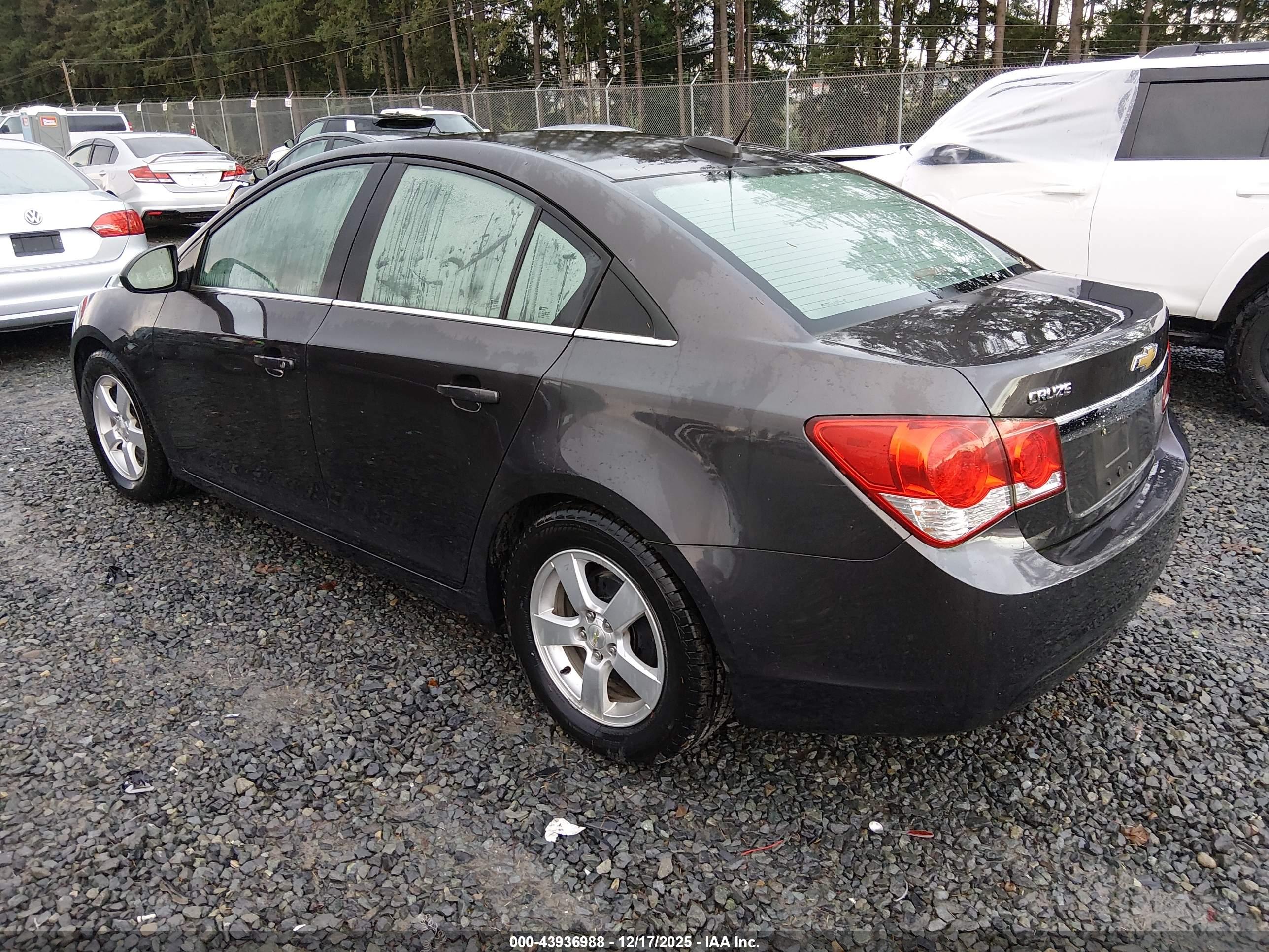 CHEVROLET CRUZE image 3