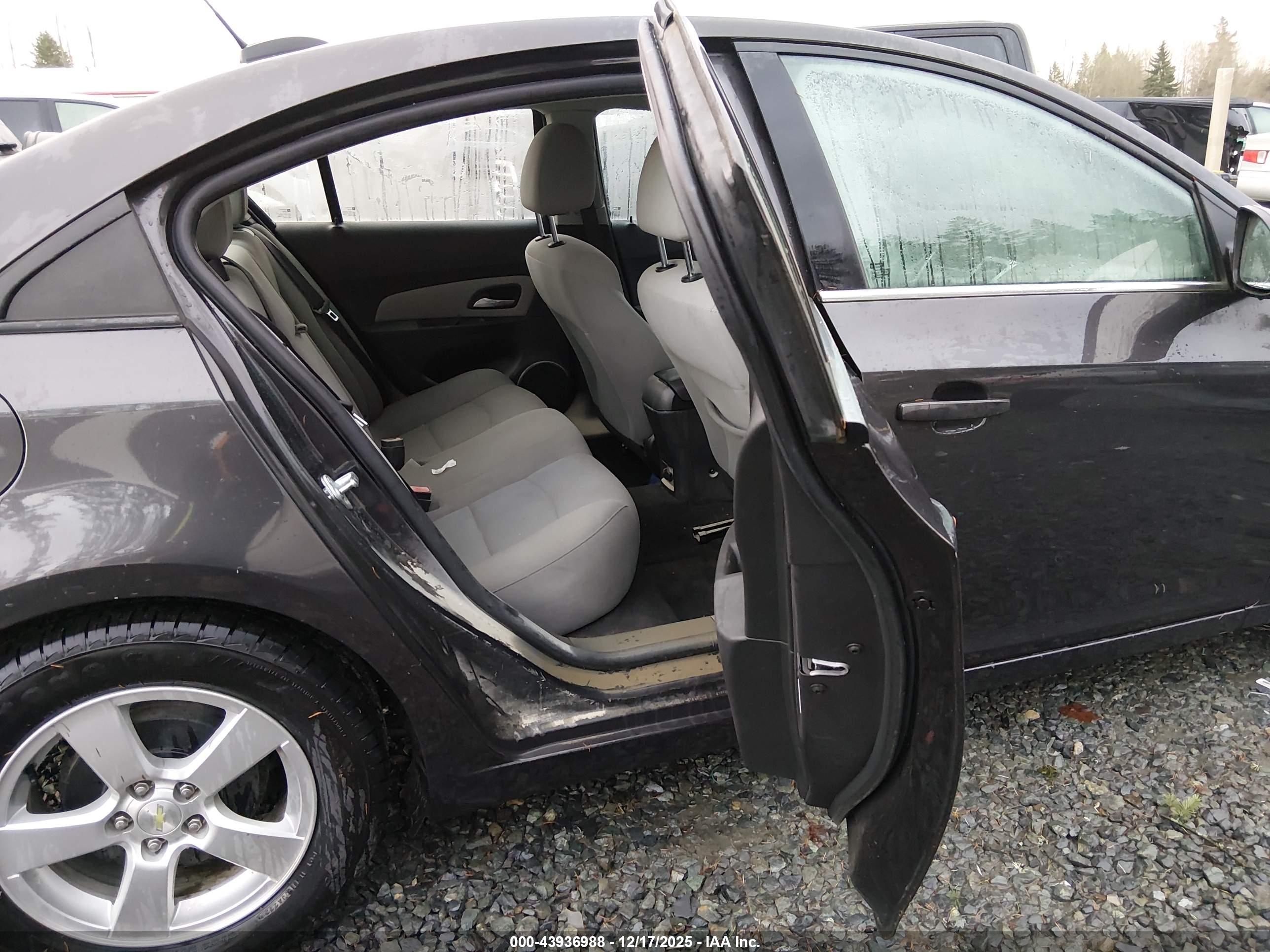 CHEVROLET CRUZE image 8
