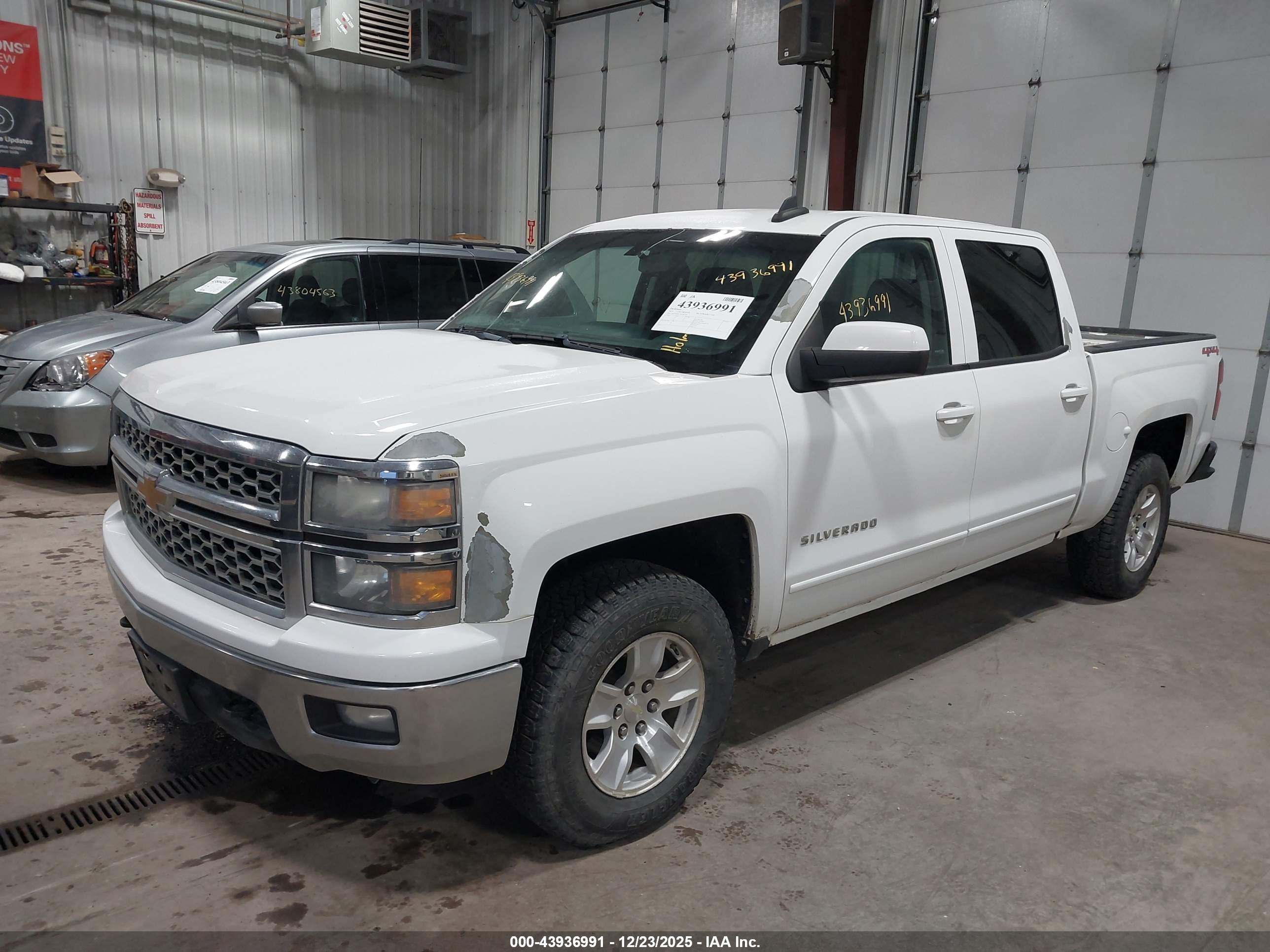 CHEVROLET SILVERADO image 2