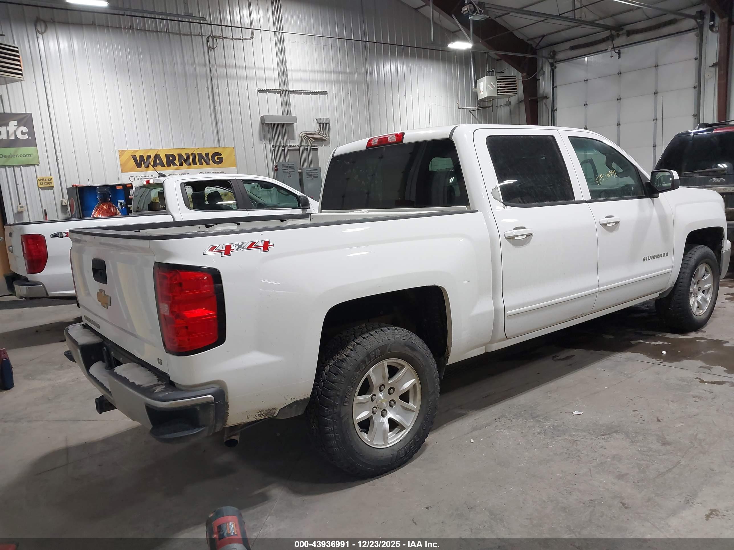 CHEVROLET SILVERADO image 4