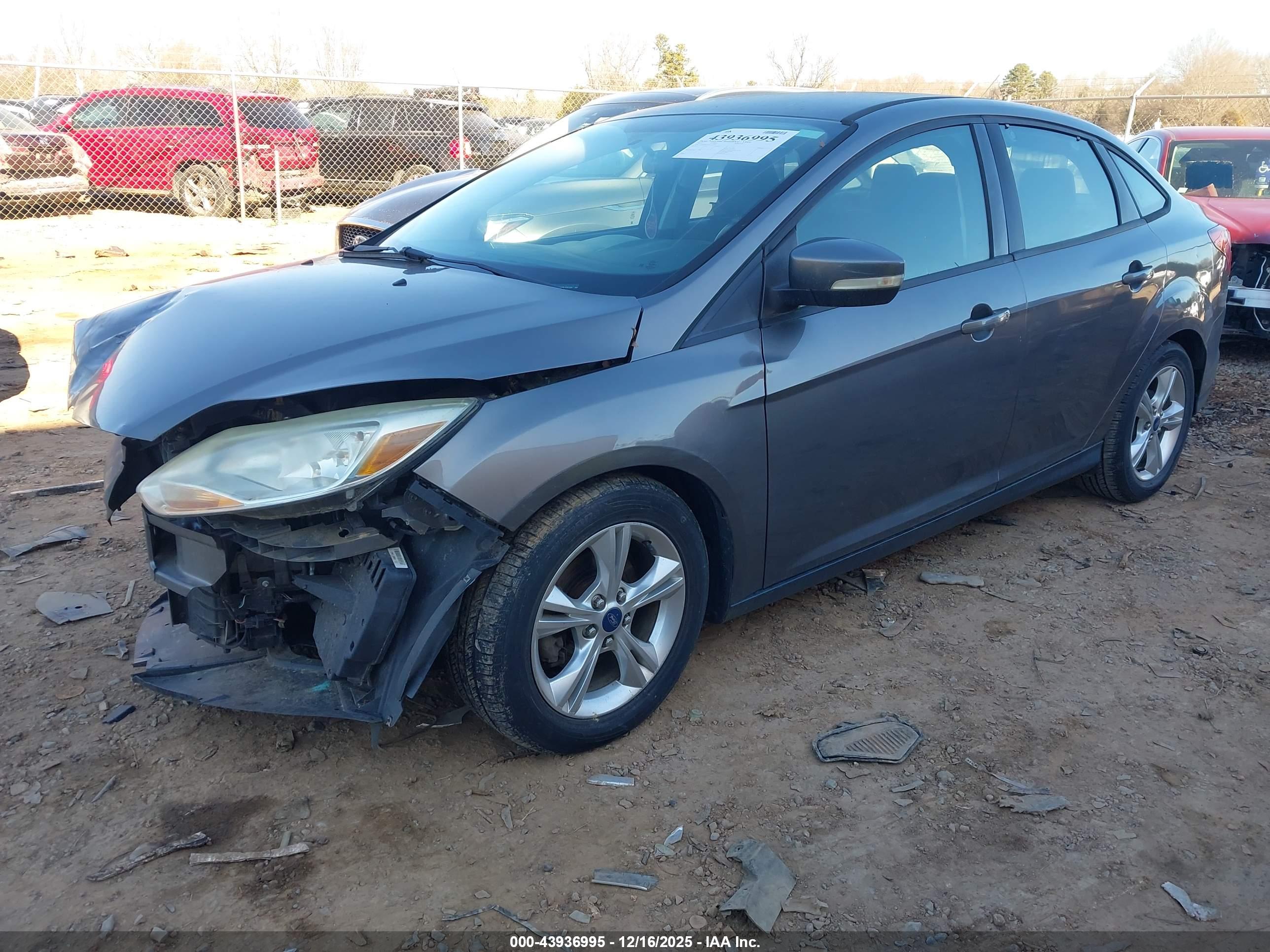FORD FOCUS image 2