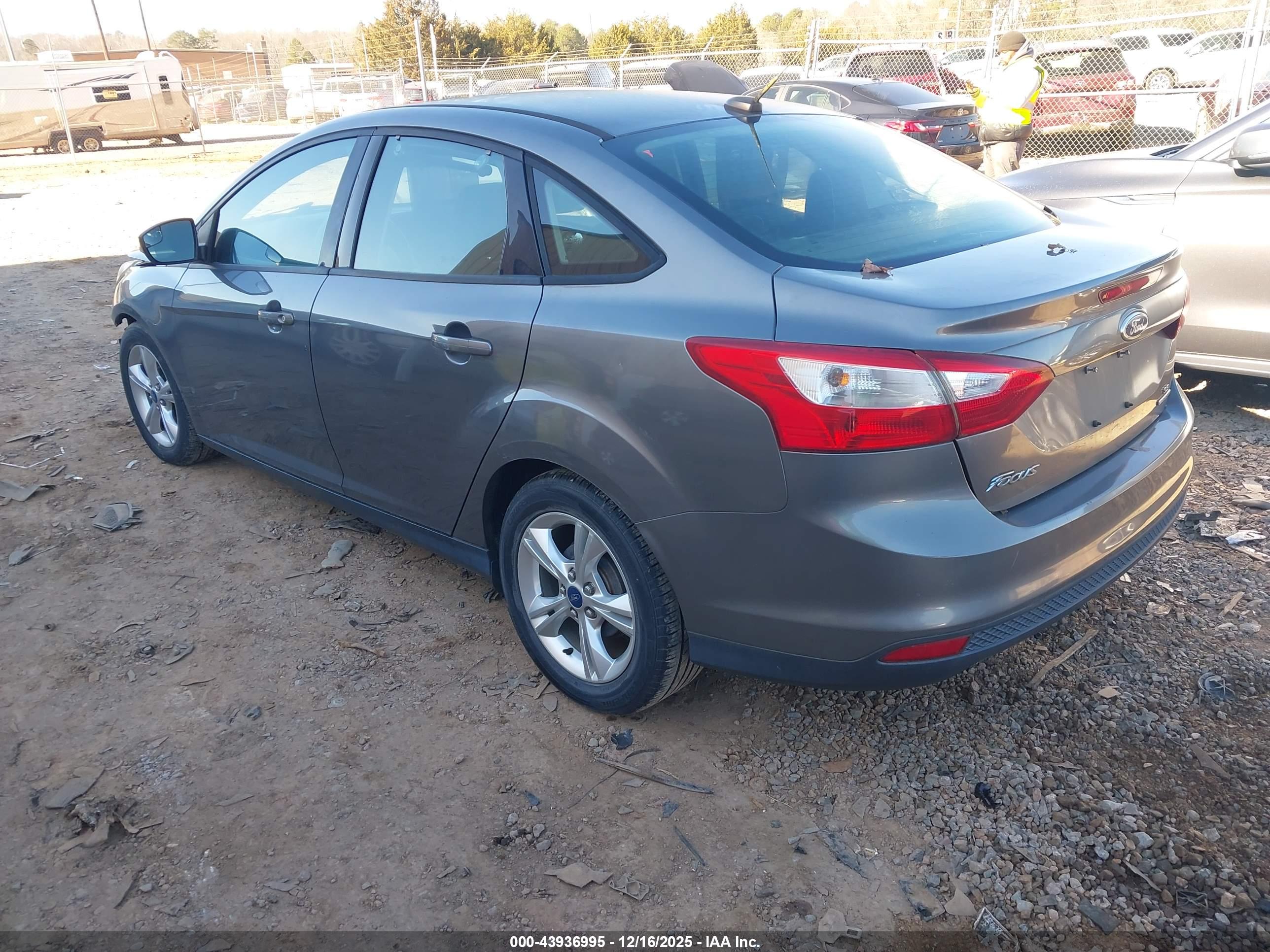 FORD FOCUS image 3