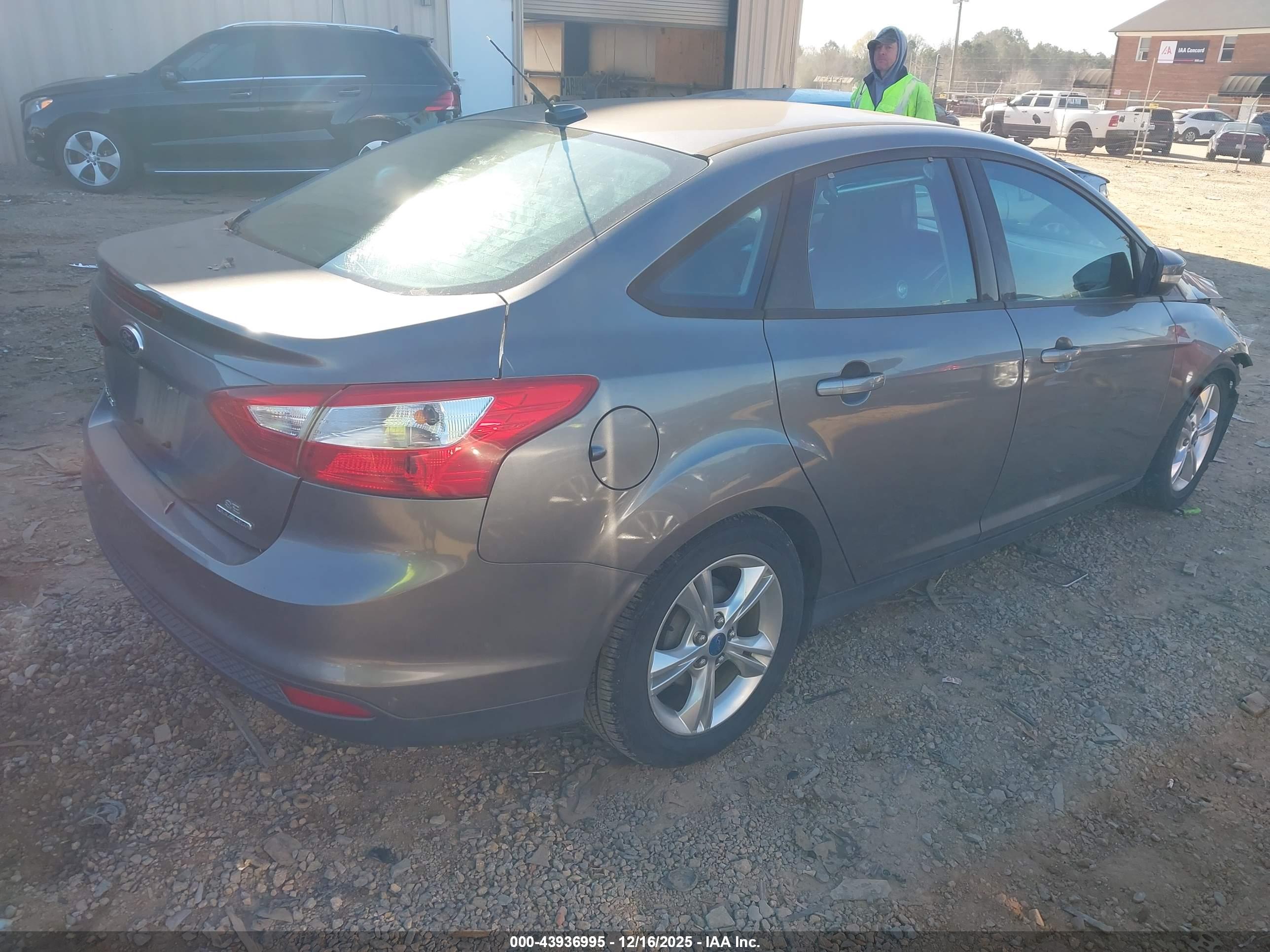 FORD FOCUS image 4