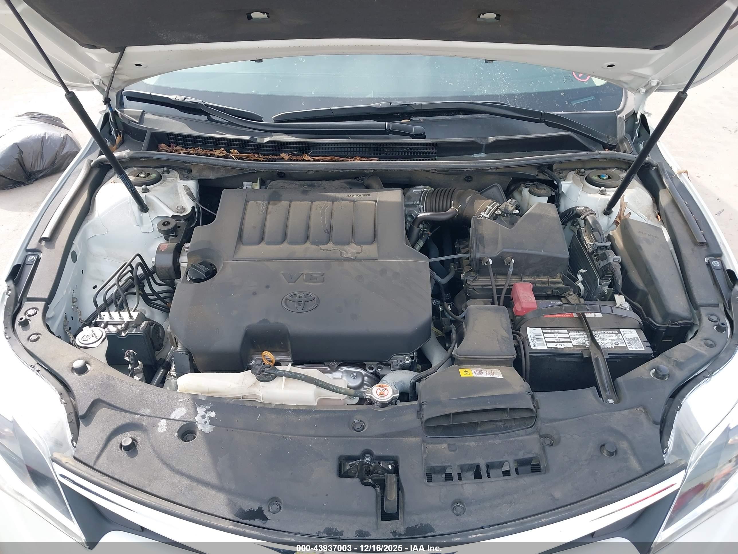TOYOTA AVALON image 10