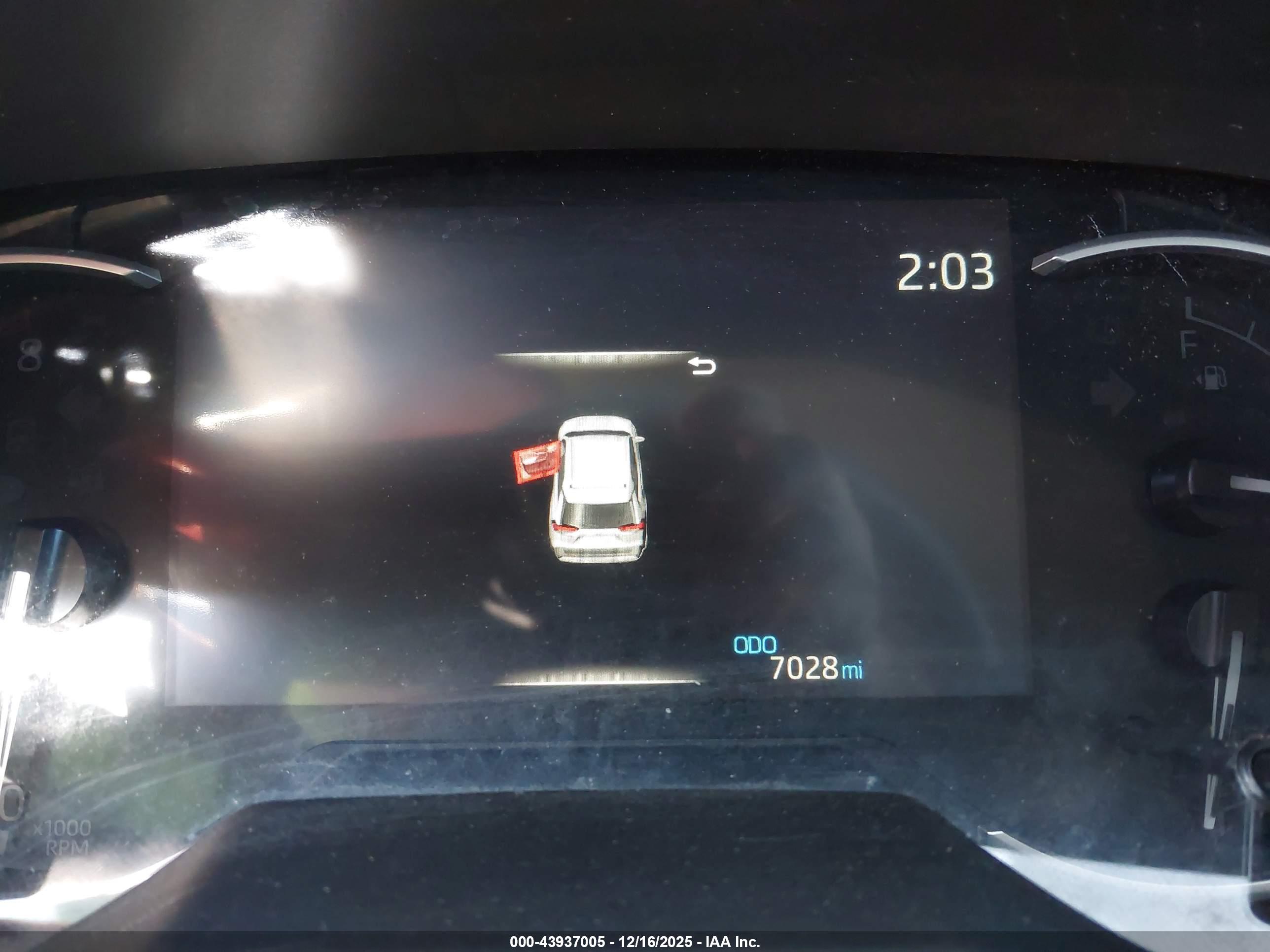 TOYOTA RAV4 image 7