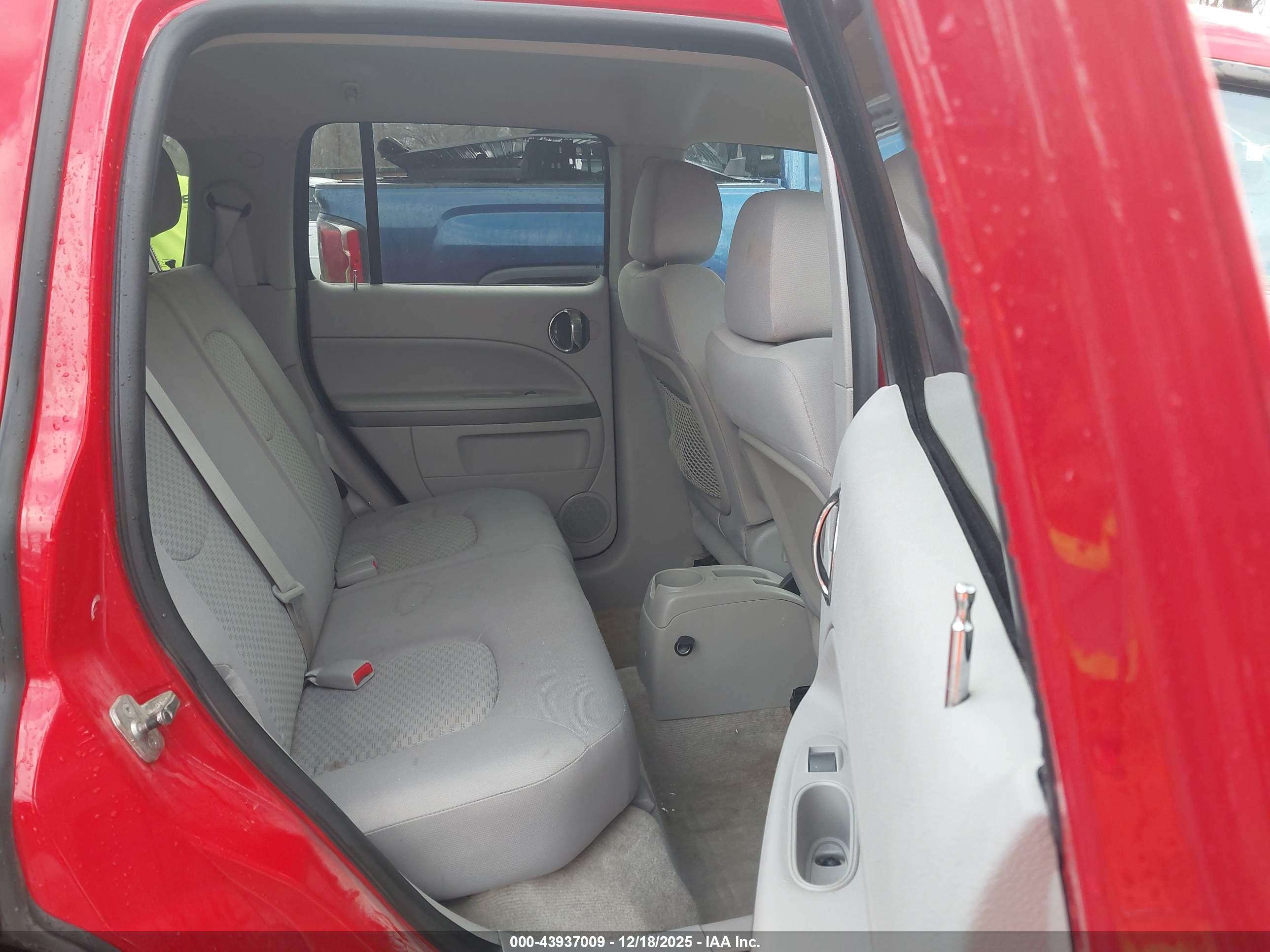 CHEVROLET HHR image 8