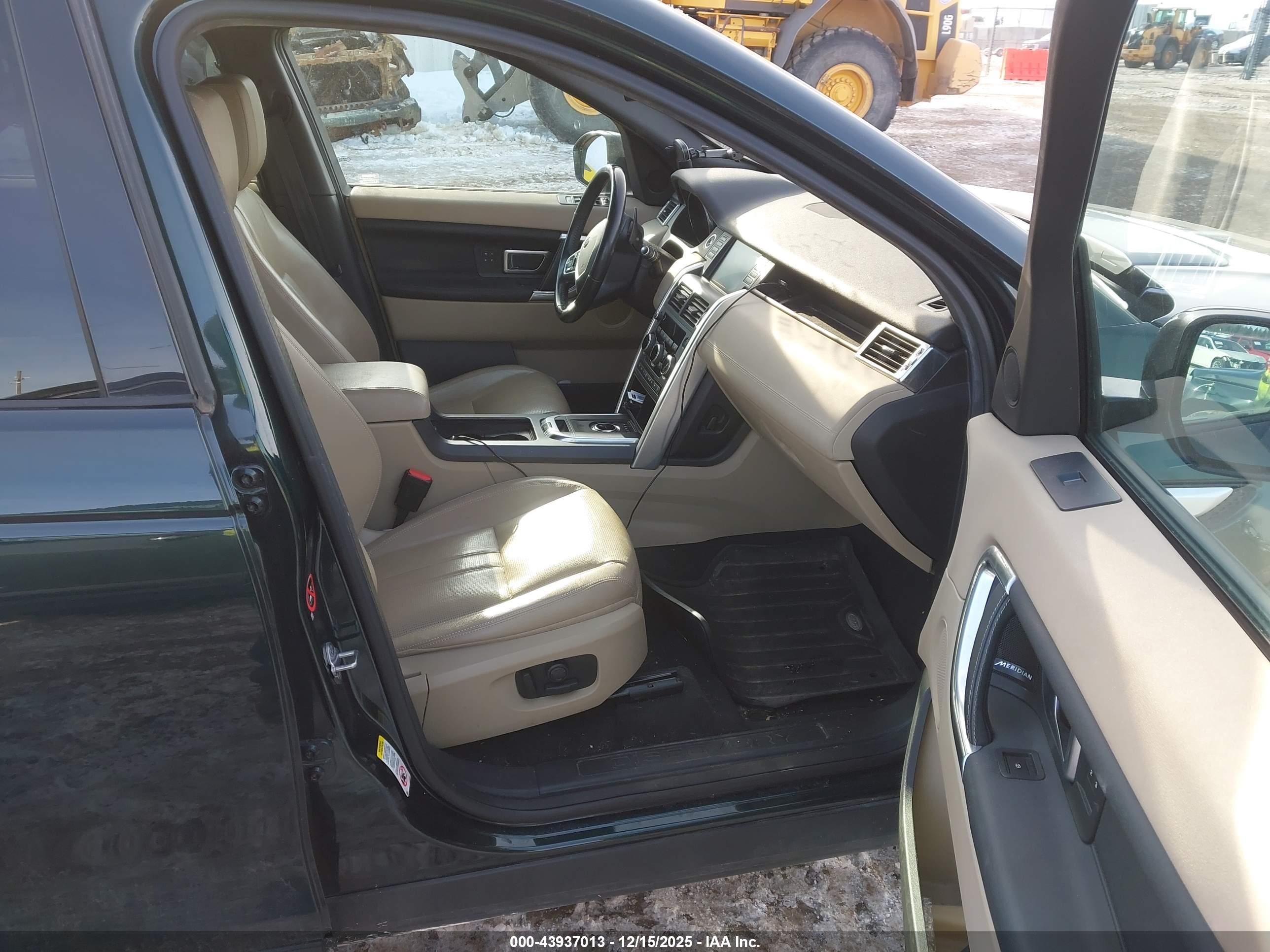LAND ROVER image 5