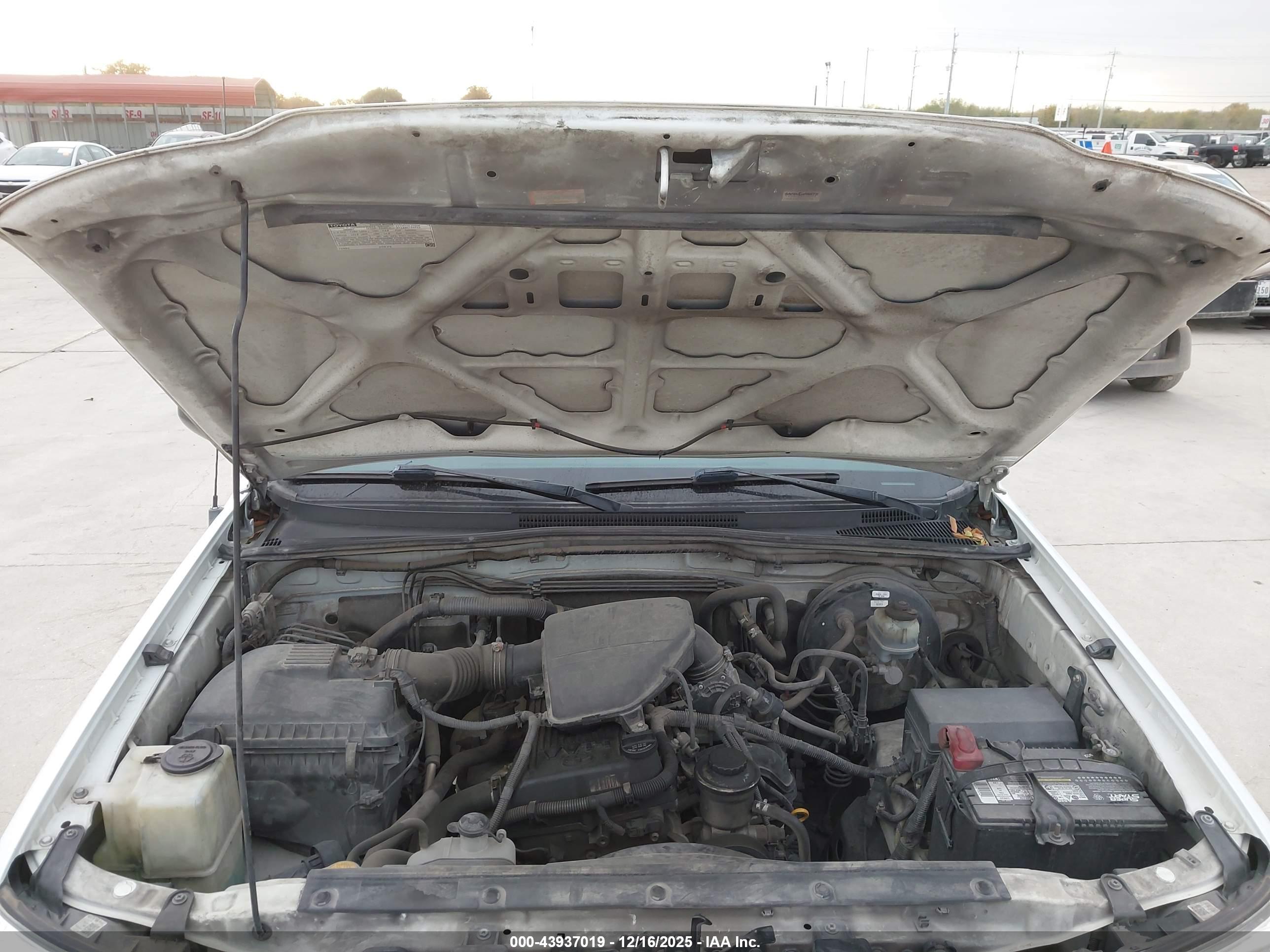 TOYOTA TACOMA image 10
