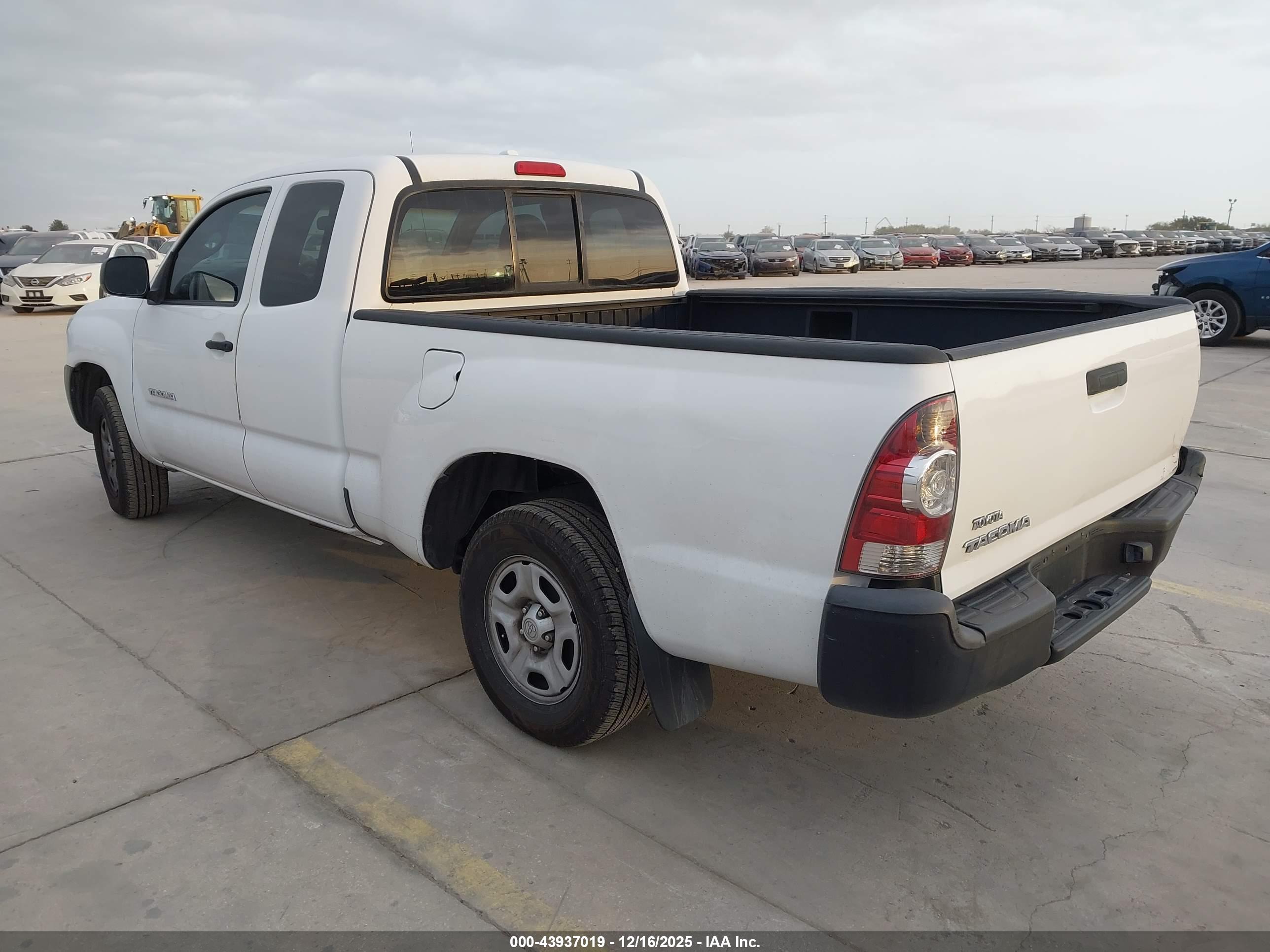 TOYOTA TACOMA image 3