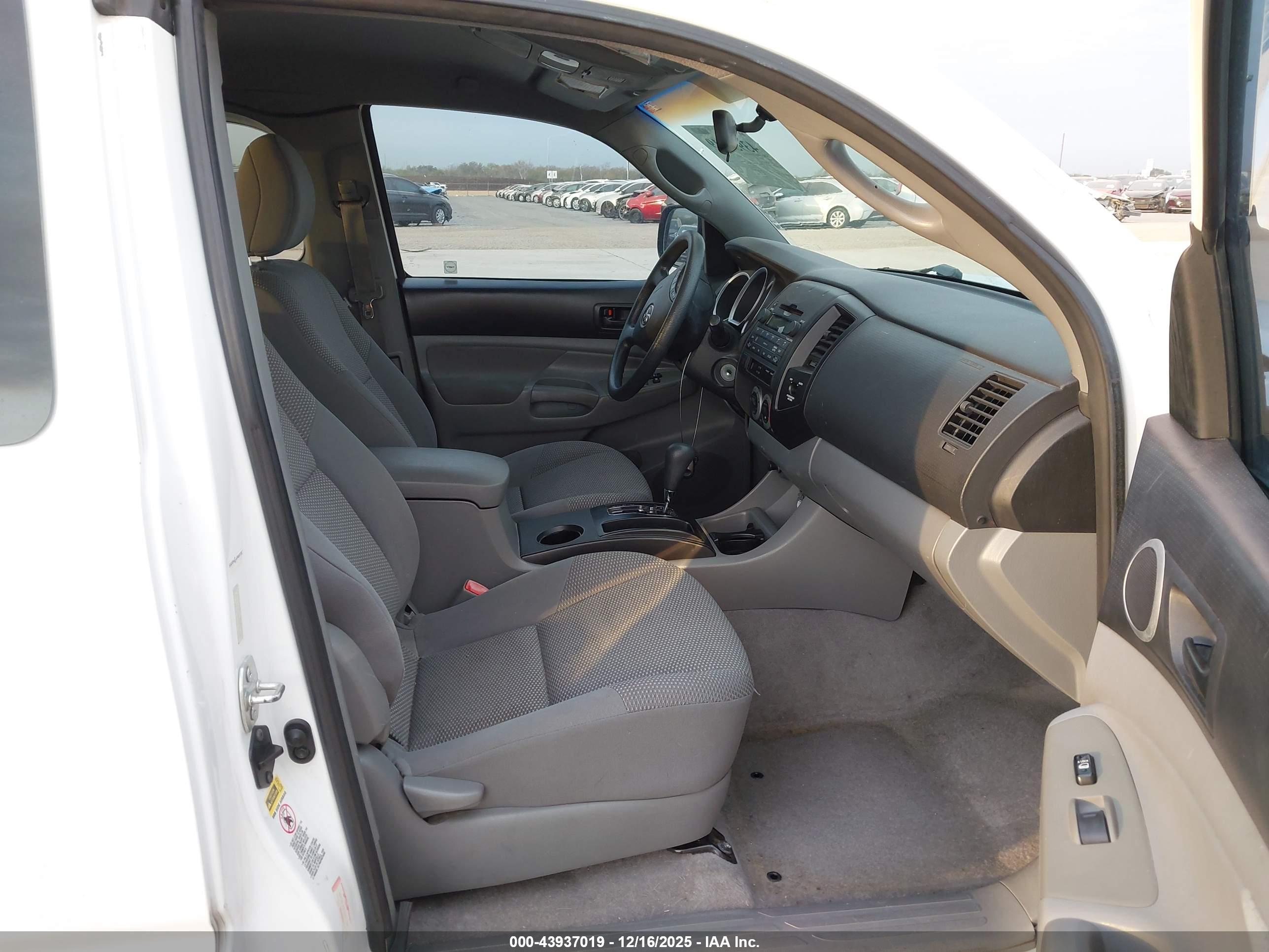 TOYOTA TACOMA image 5