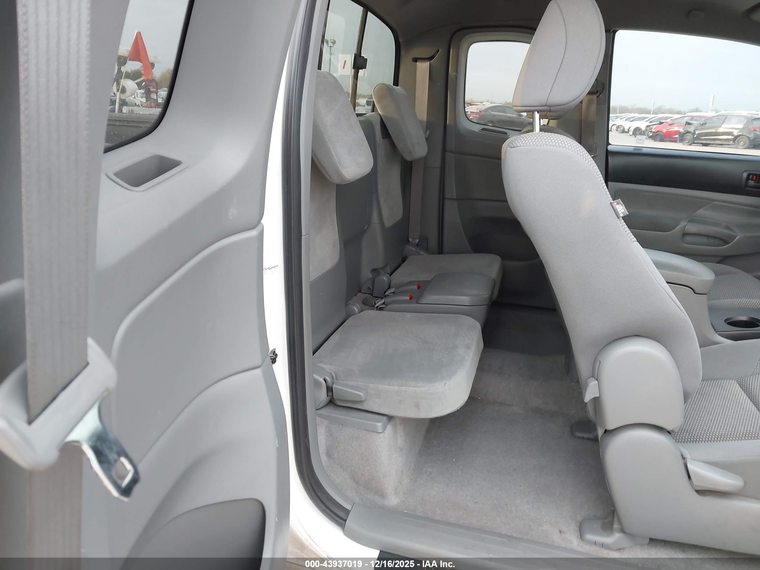 TOYOTA TACOMA image 8