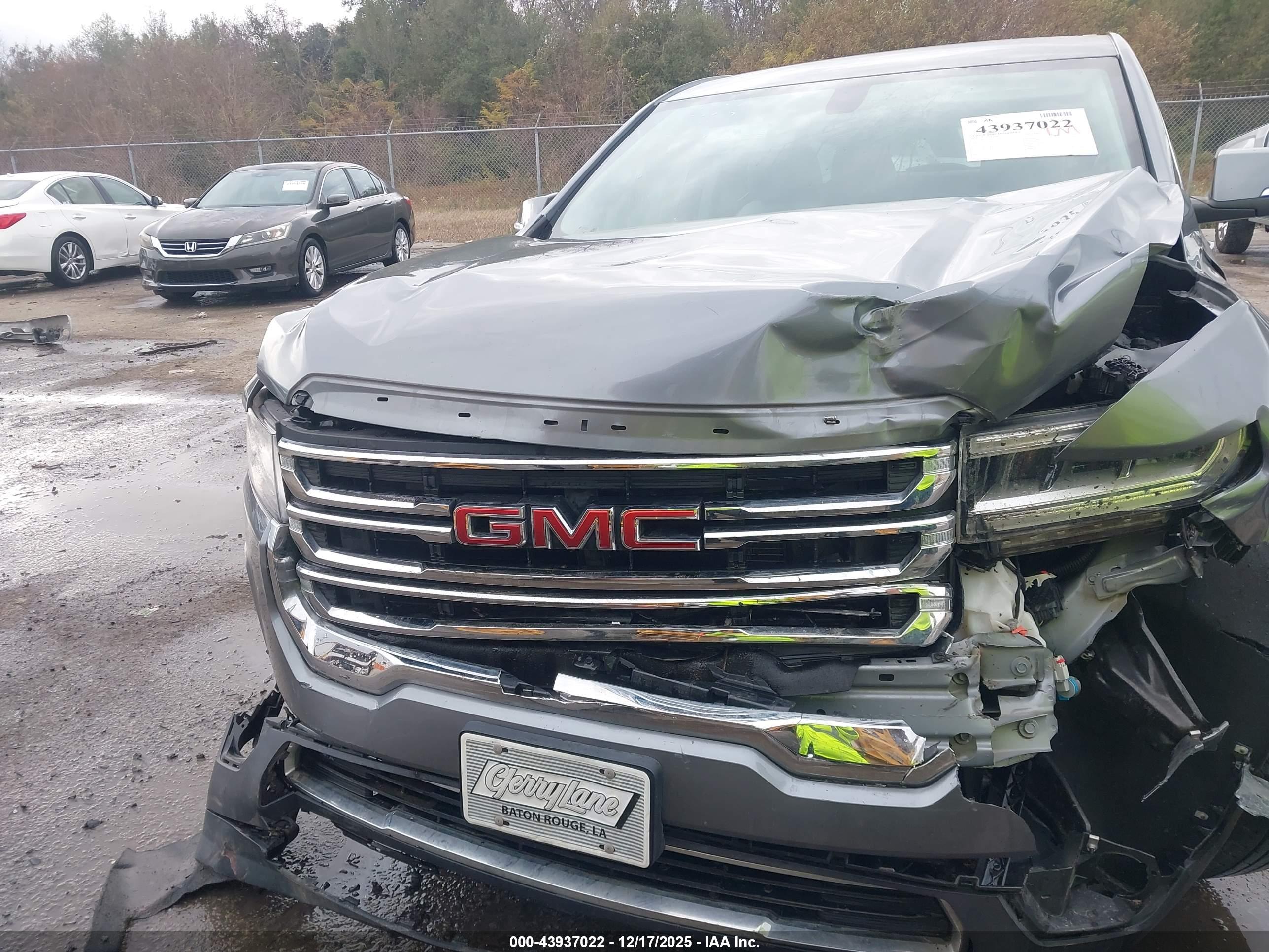 GMC ACADIA image 10