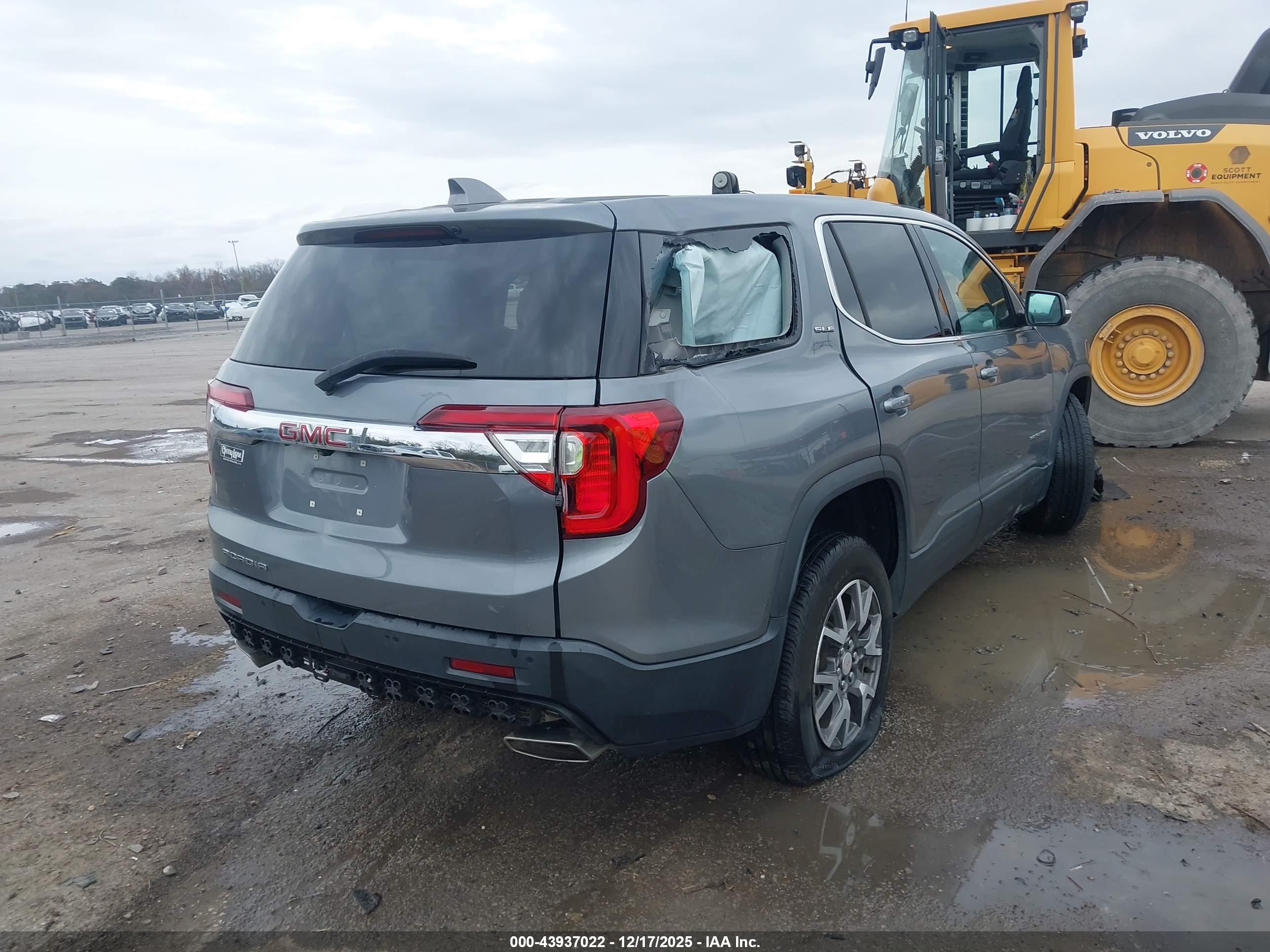 GMC ACADIA image 4
