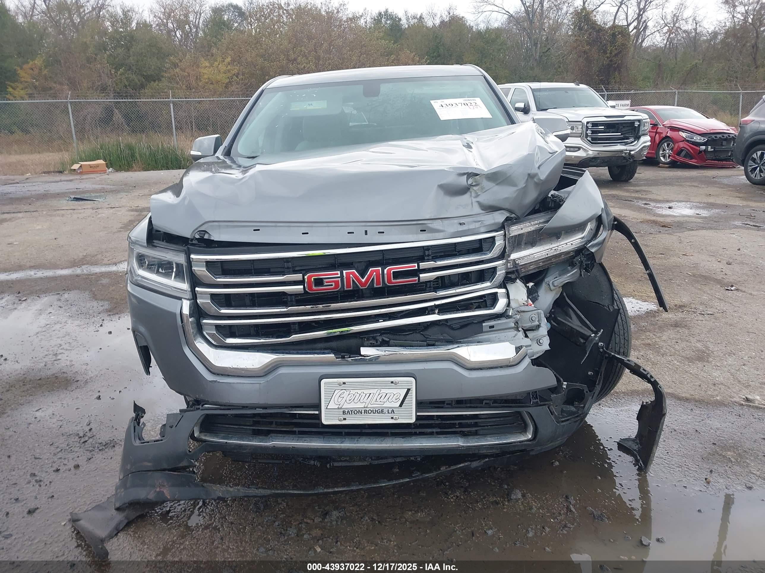 GMC ACADIA image 6
