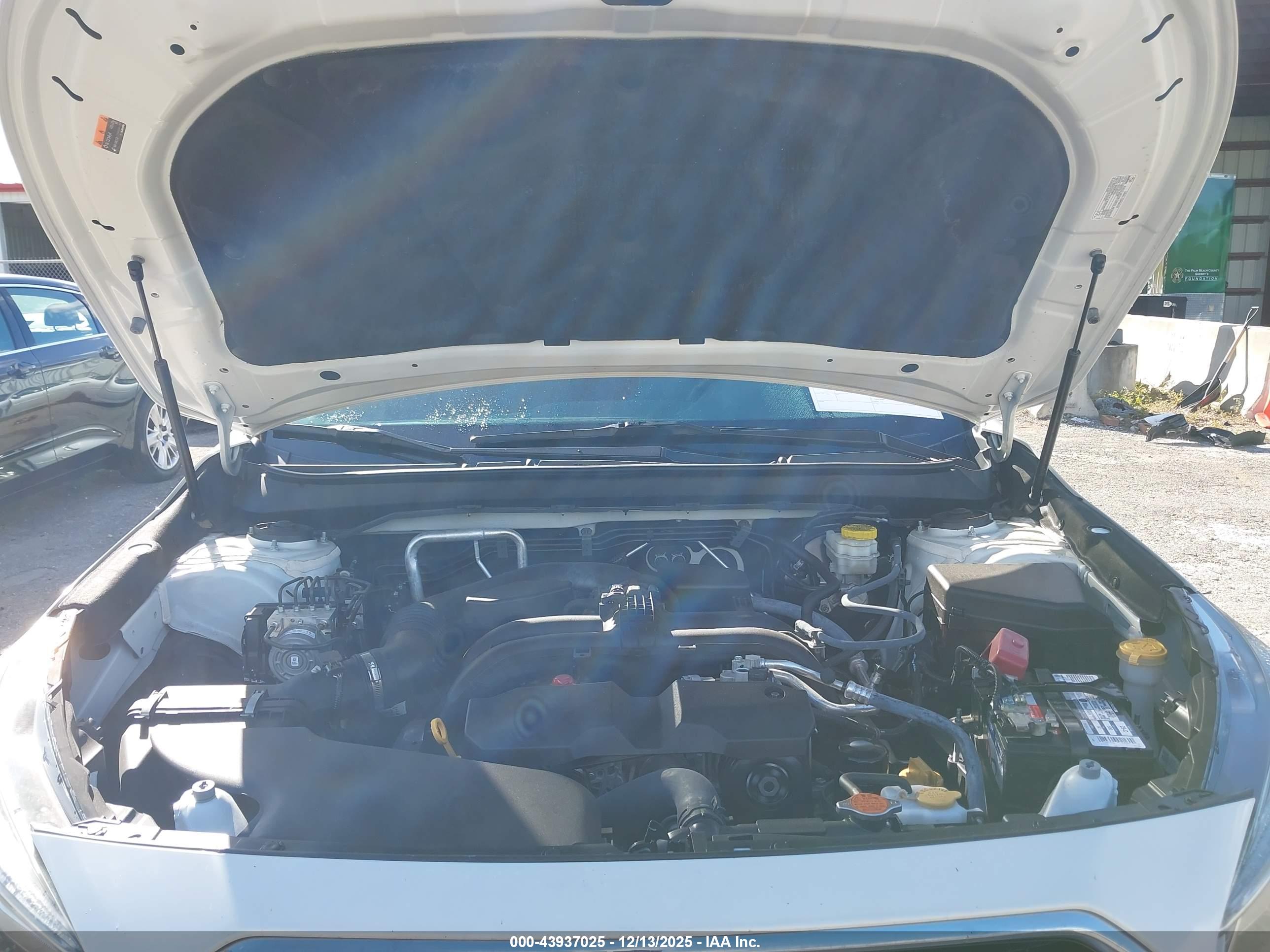 SUBARU OUTBACK image 10