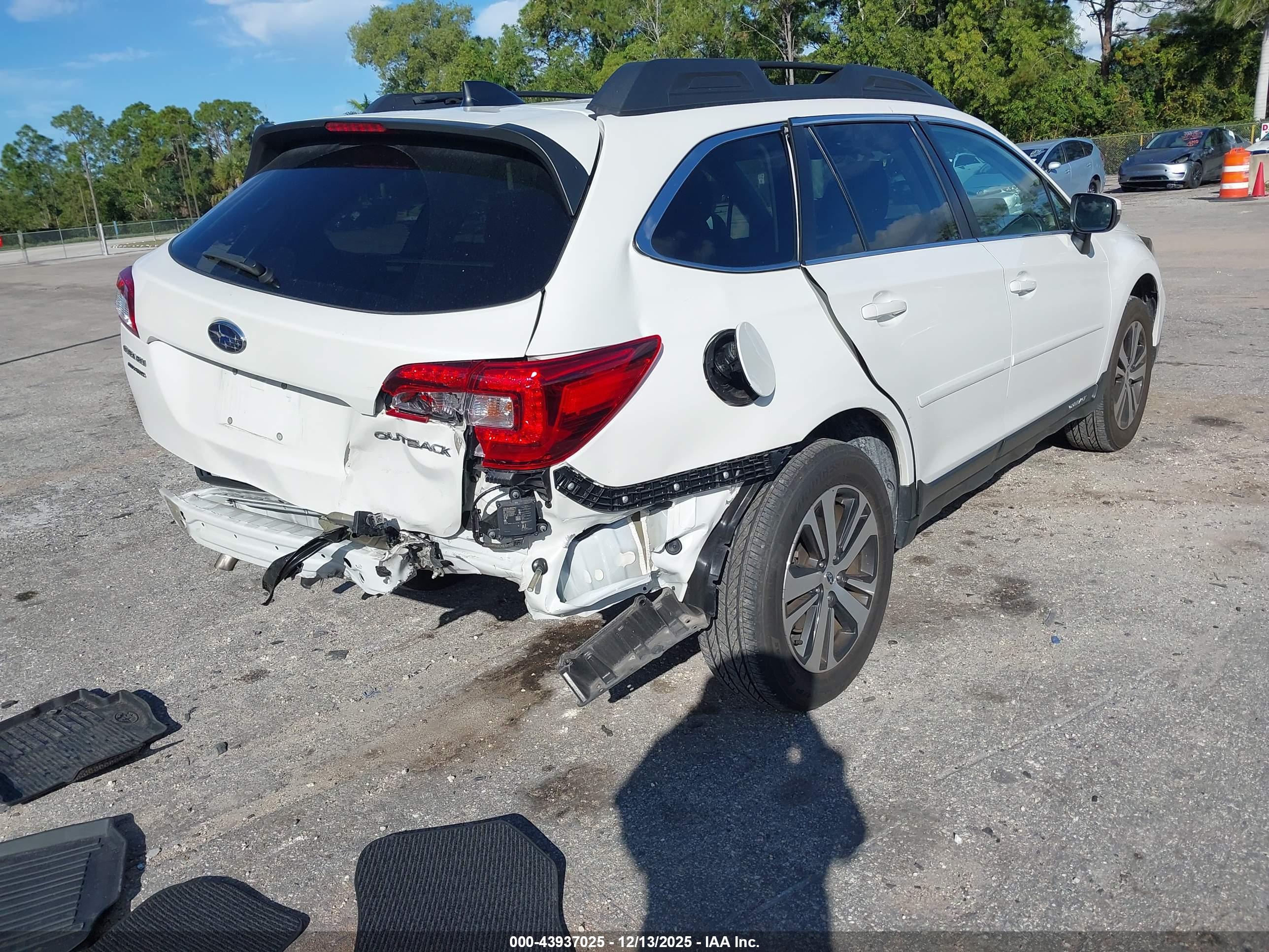 SUBARU OUTBACK image 4