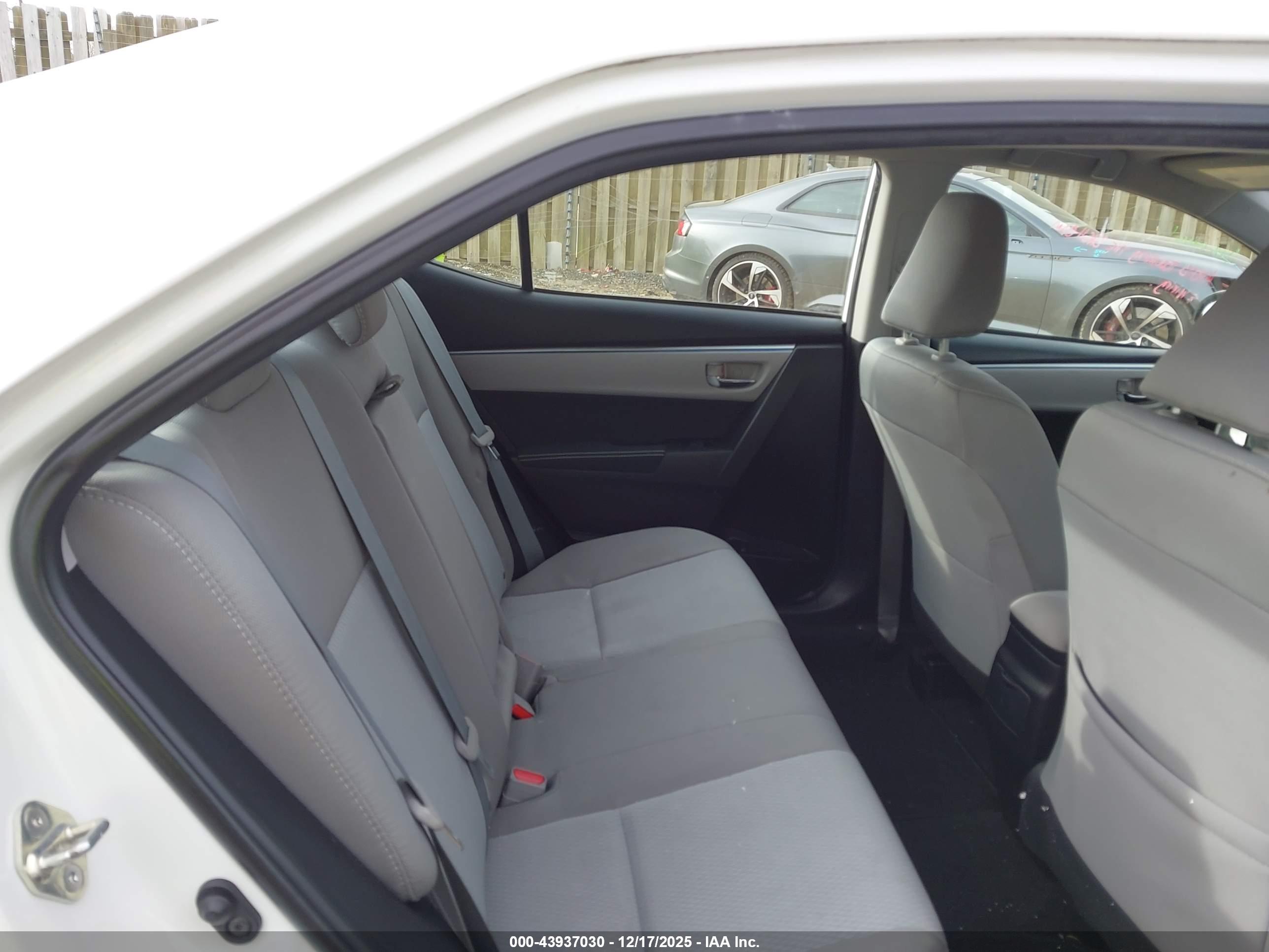 TOYOTA COROLLA image 8