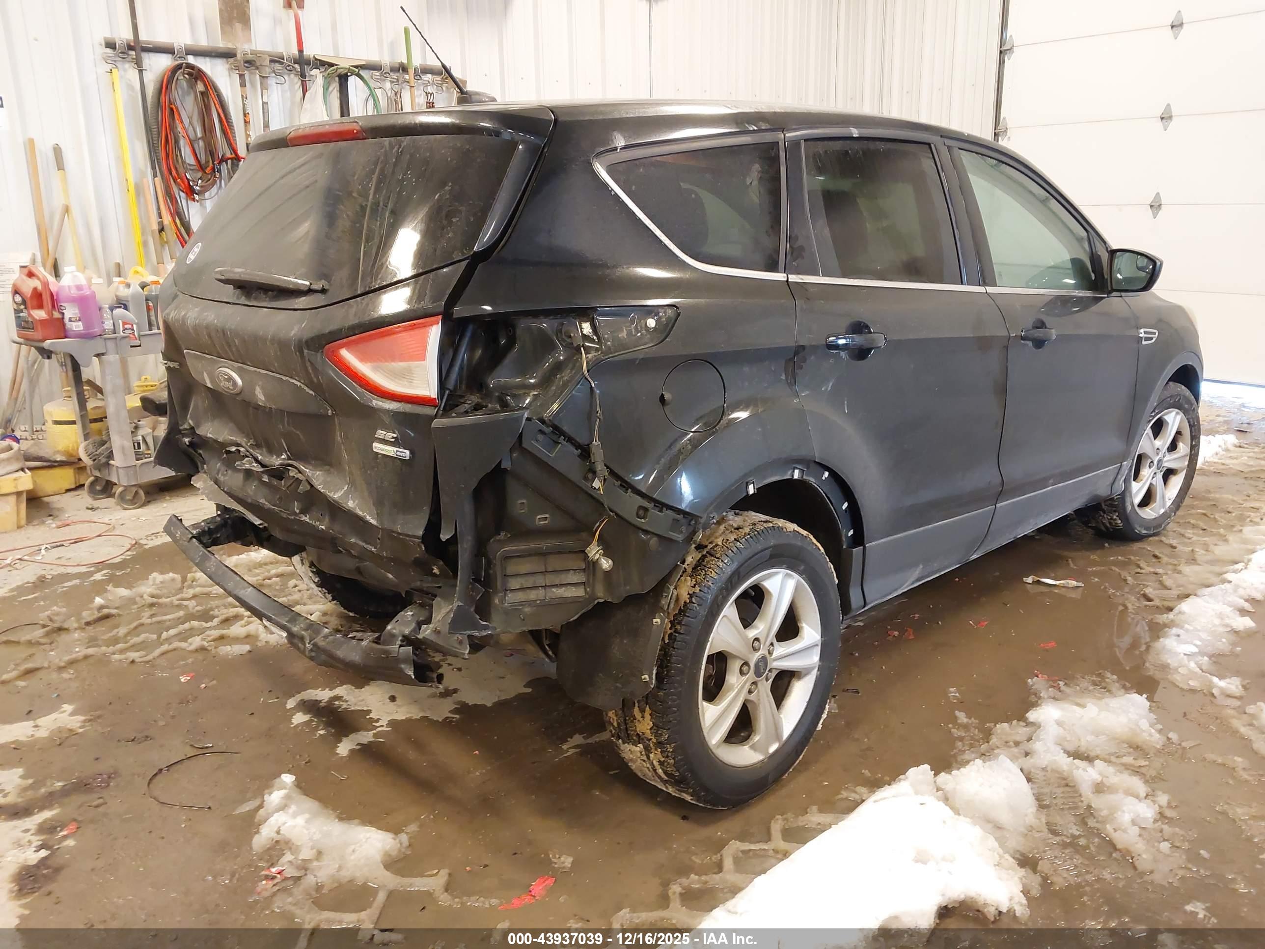 FORD ESCAPE image 4