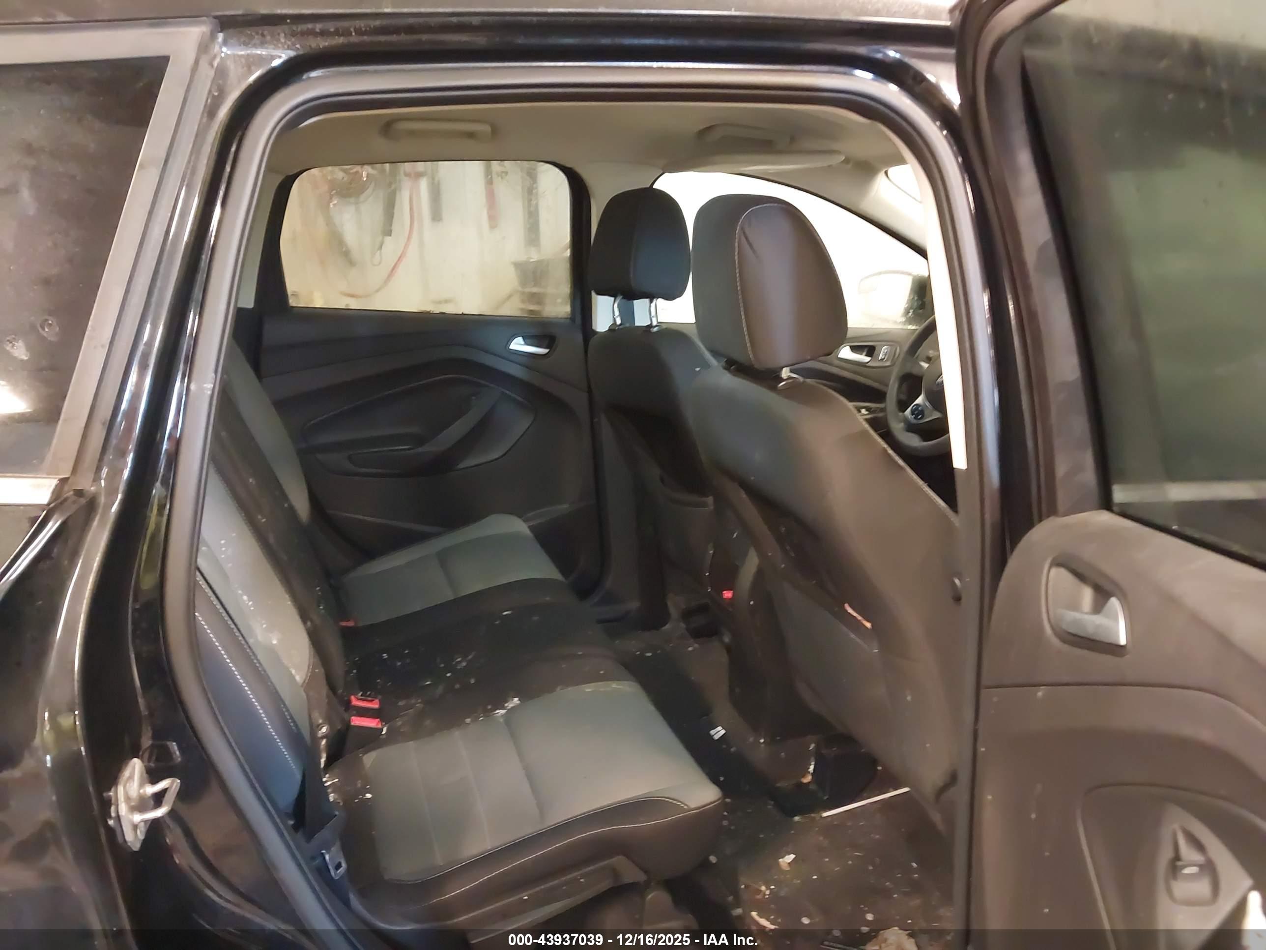 FORD ESCAPE image 8