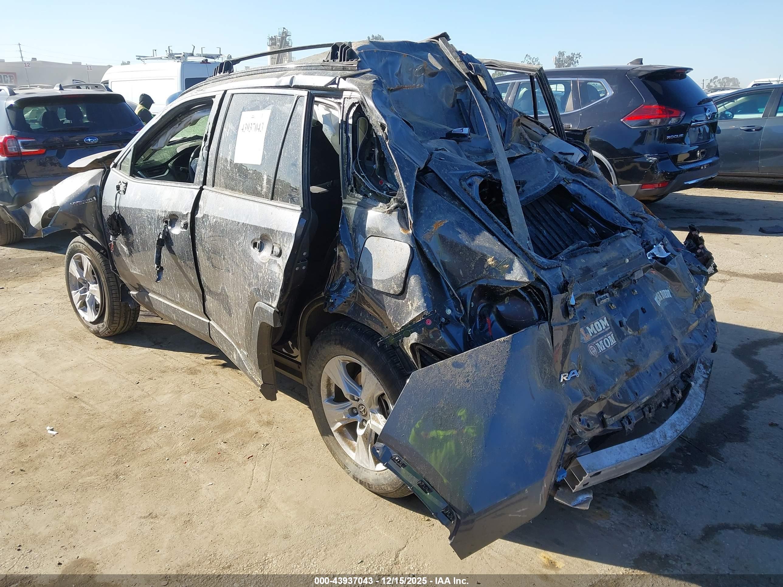 TOYOTA RAV4 image 3