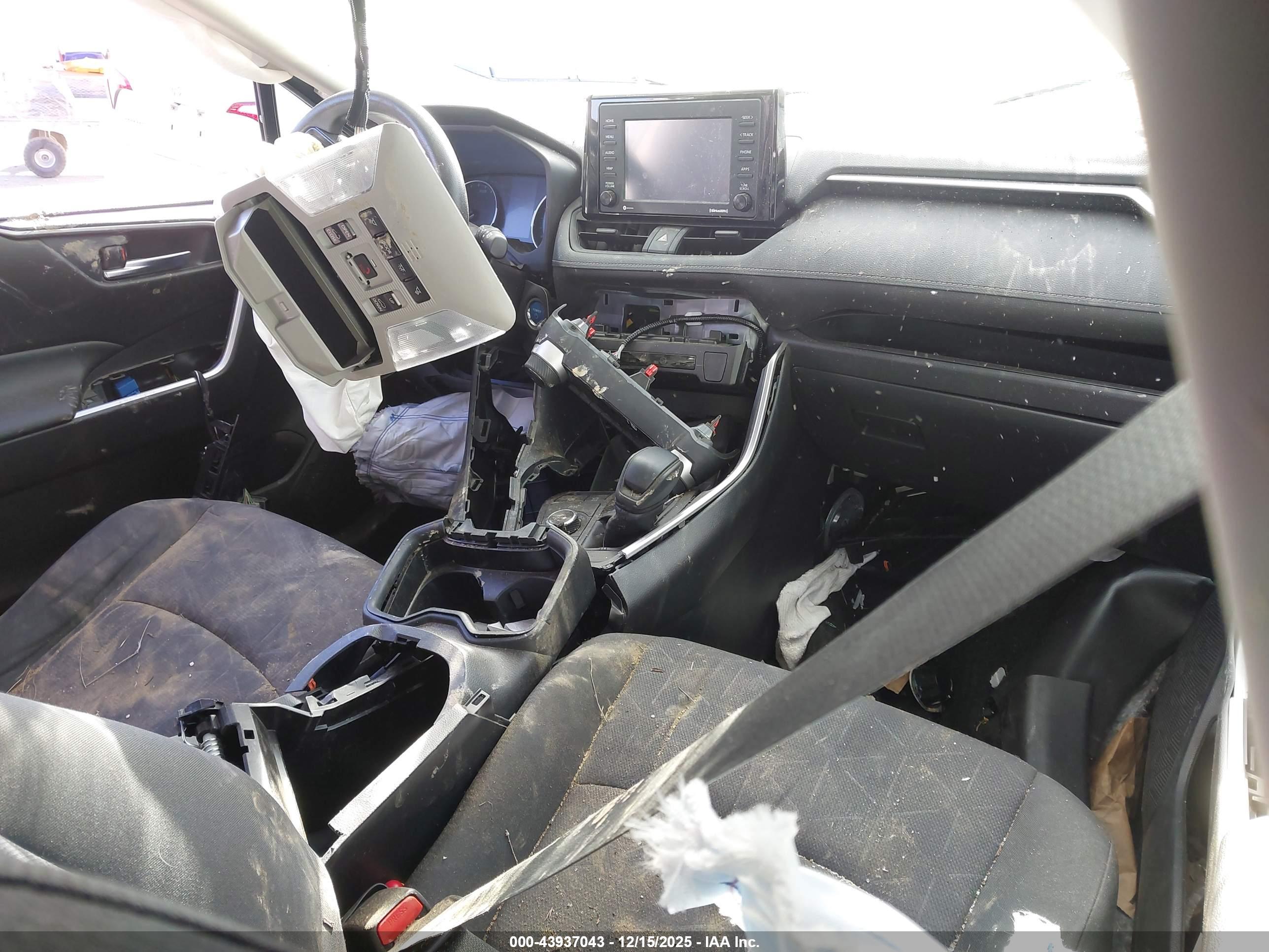 TOYOTA RAV4 image 5