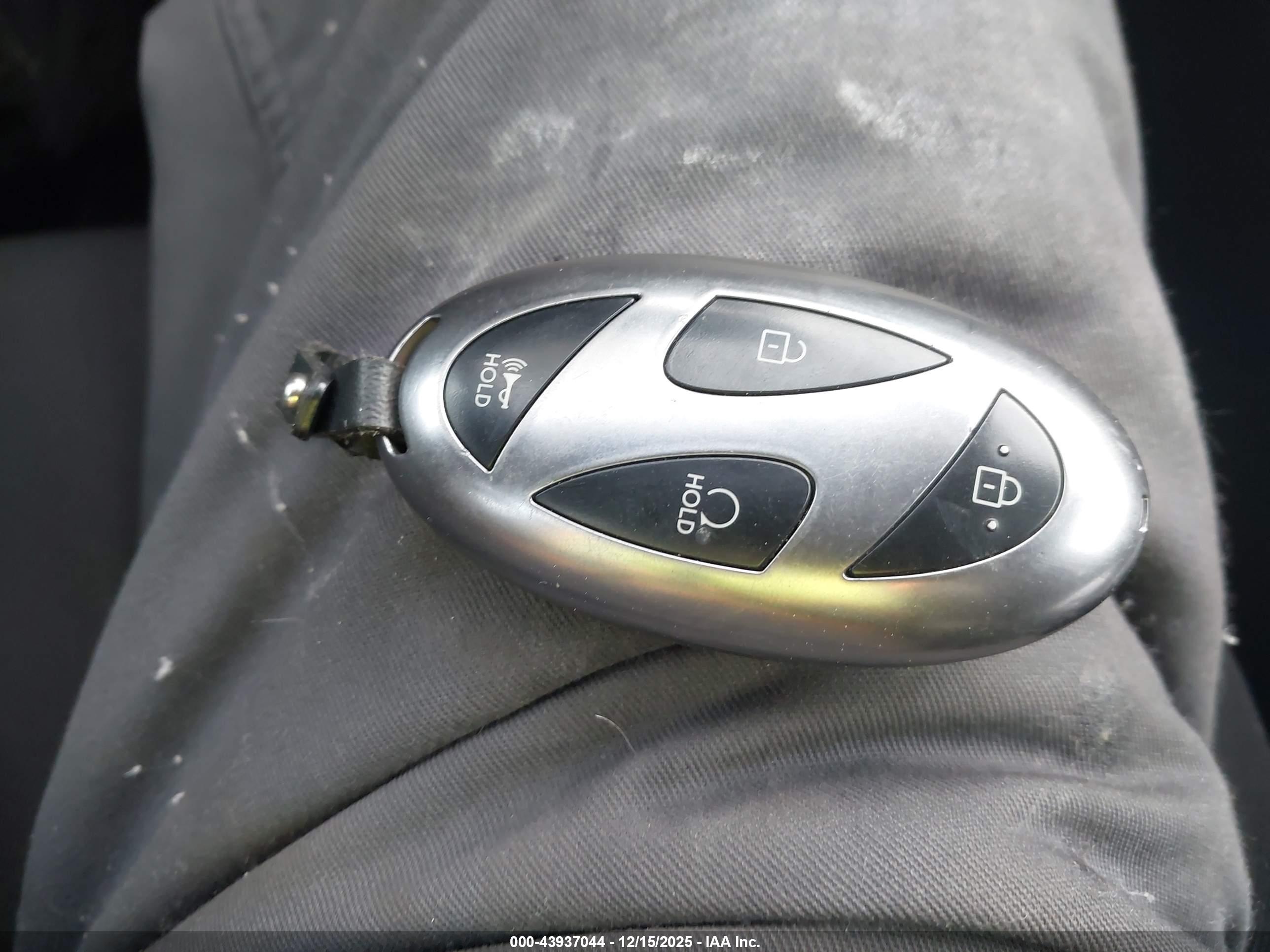 HYUNDAI TUCSON image 11