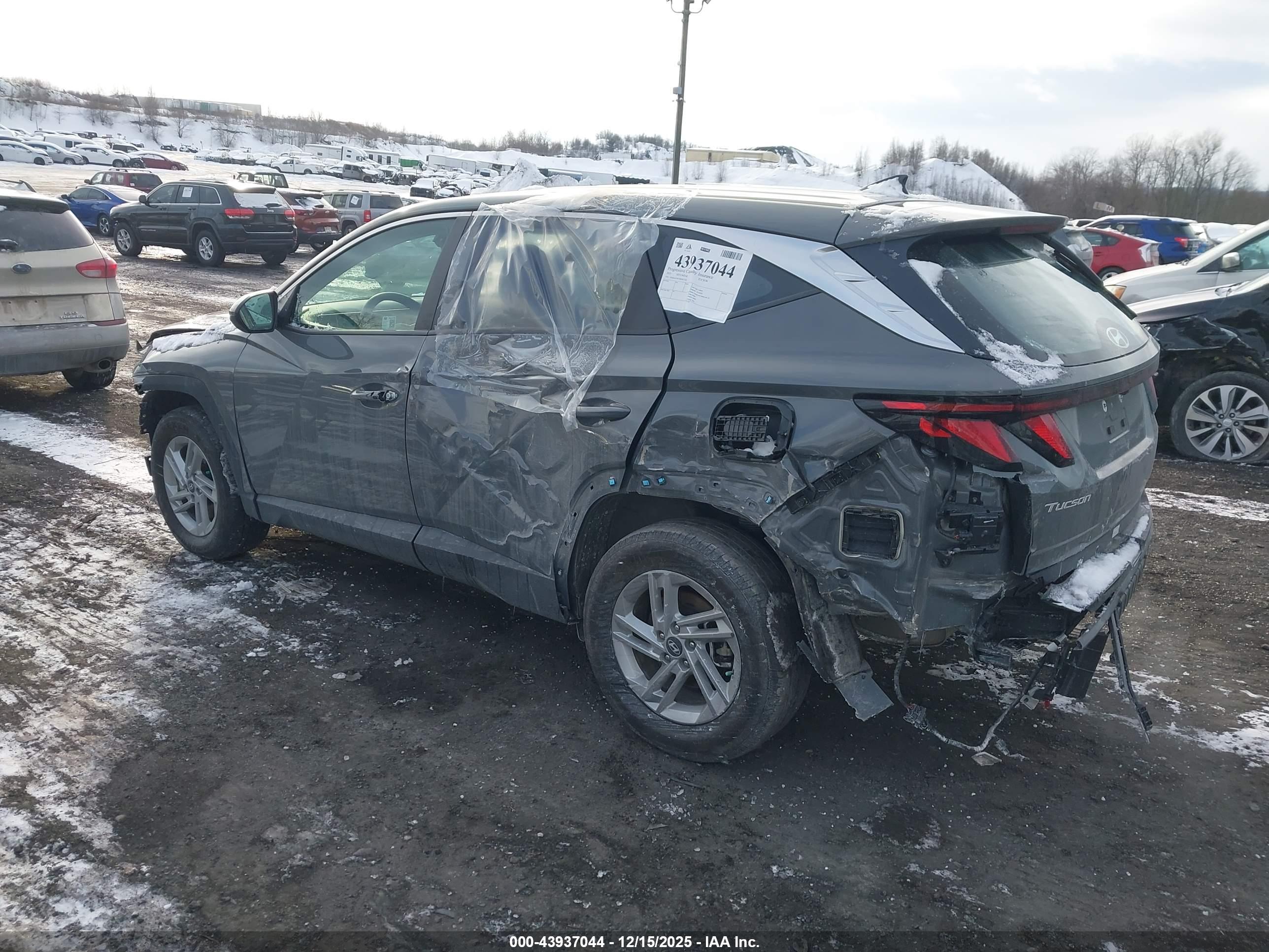 HYUNDAI TUCSON image 3