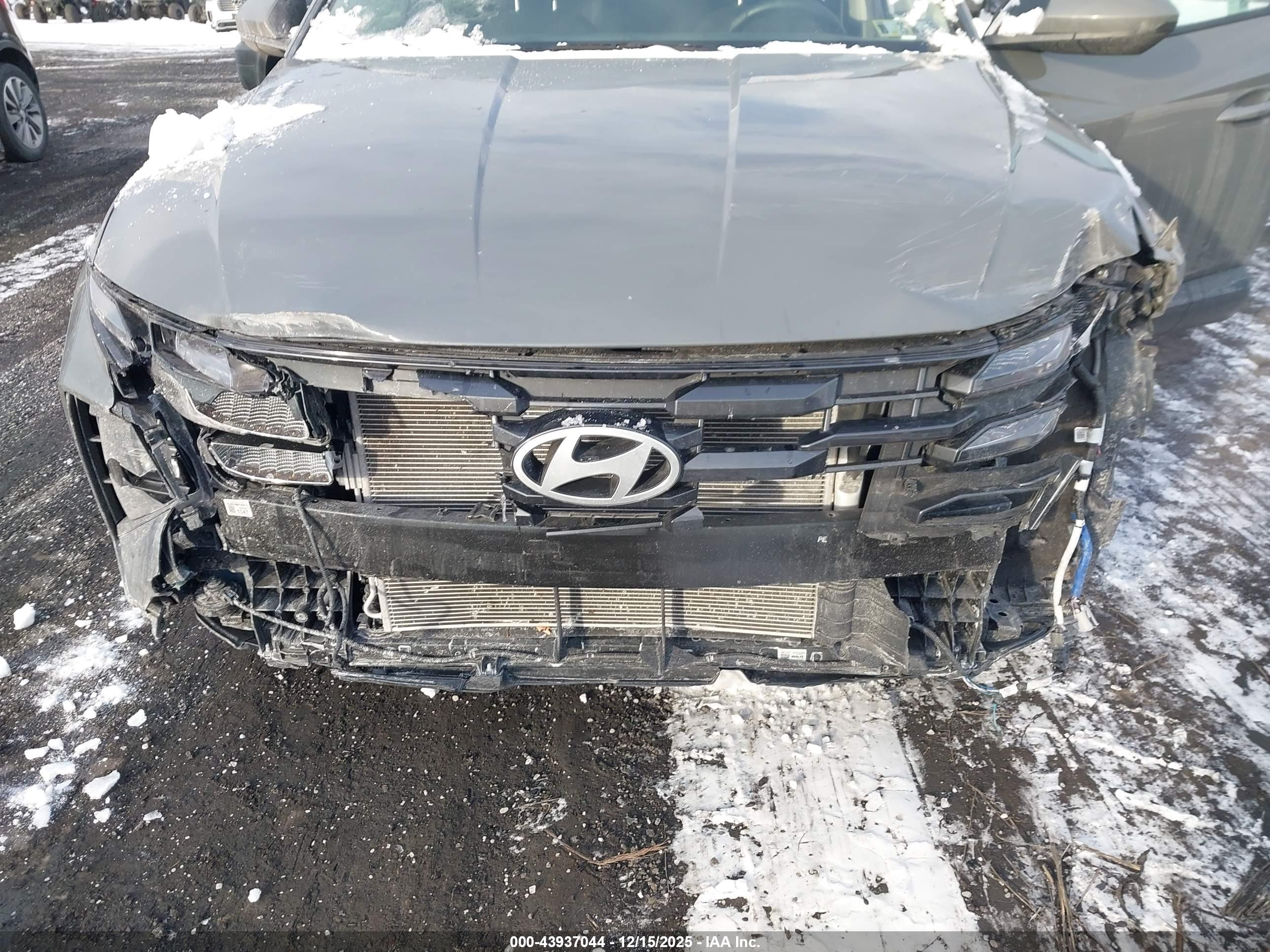 HYUNDAI TUCSON image 6