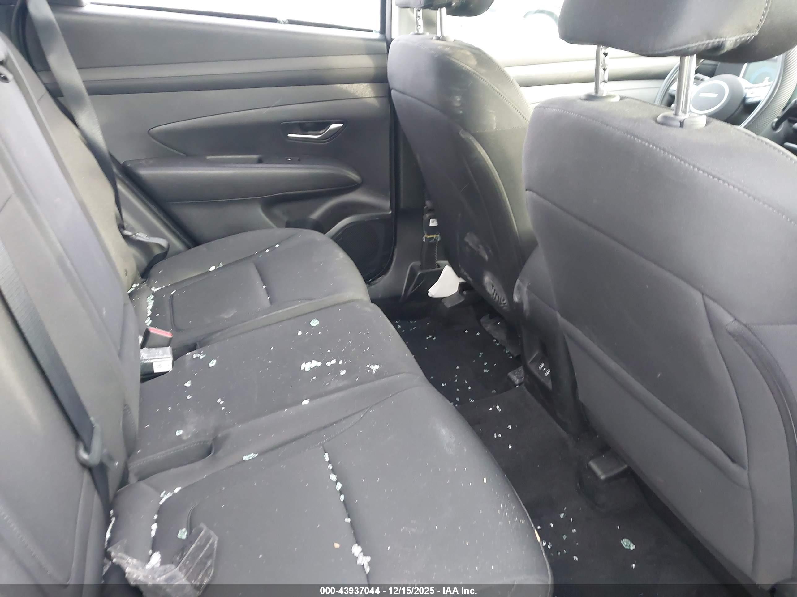 HYUNDAI TUCSON image 8