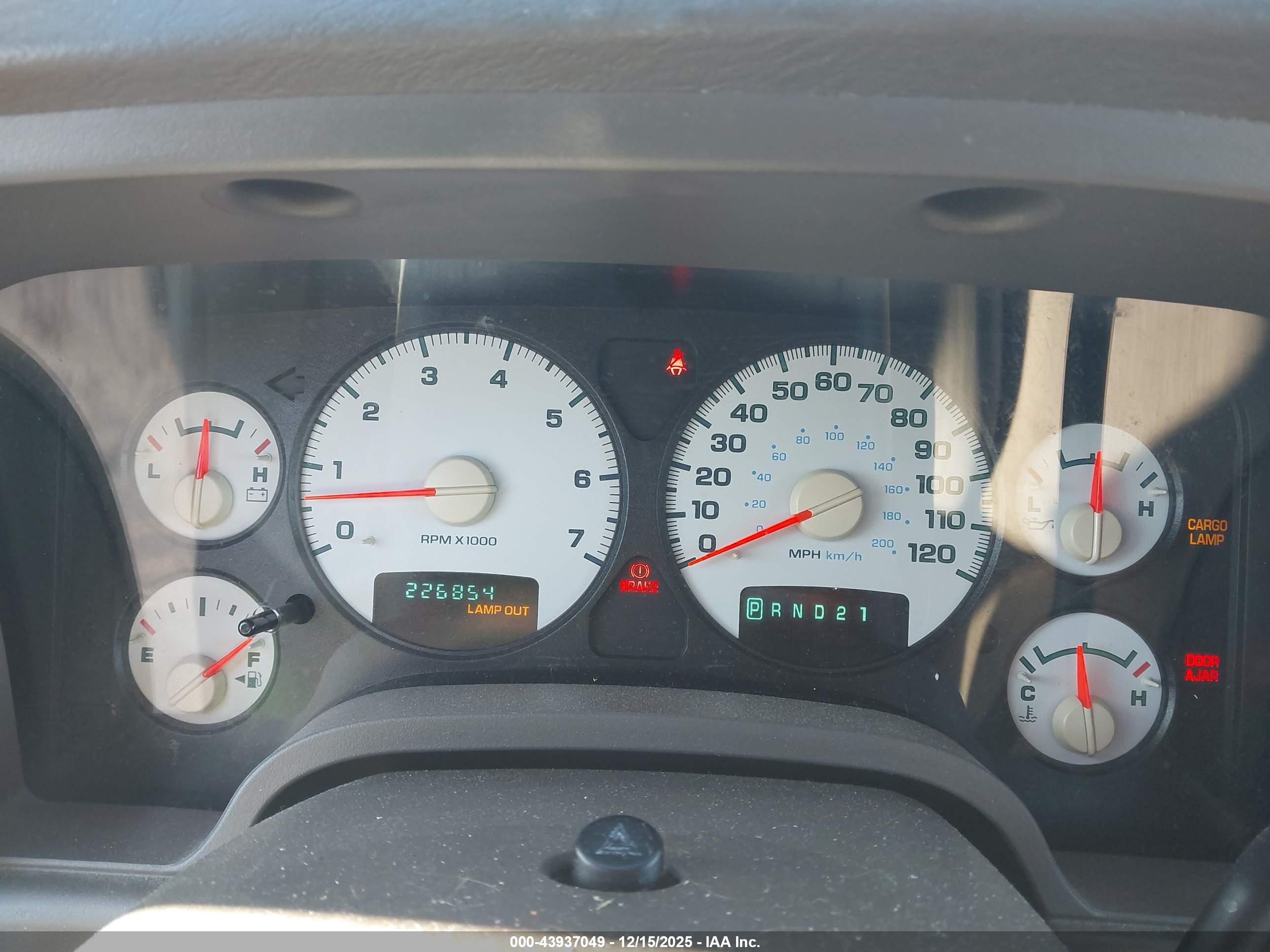 DODGE RAM image 7