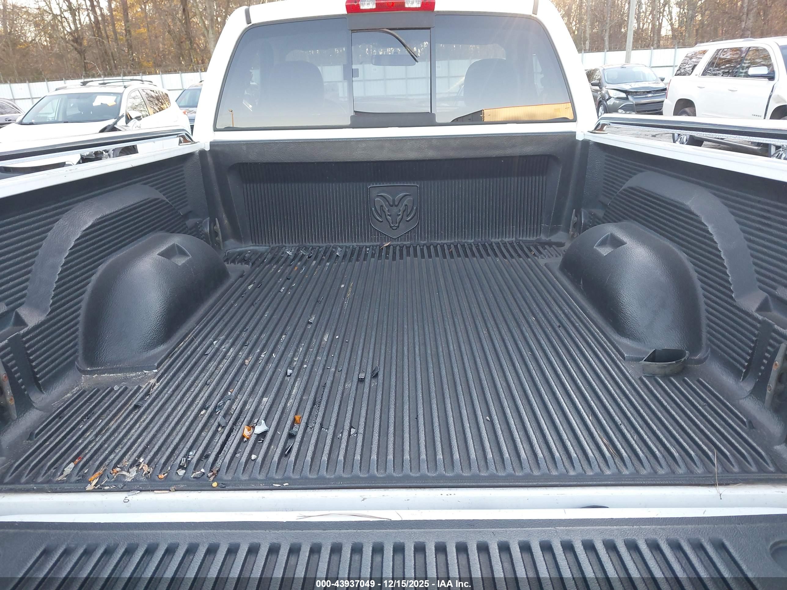 DODGE RAM image 8