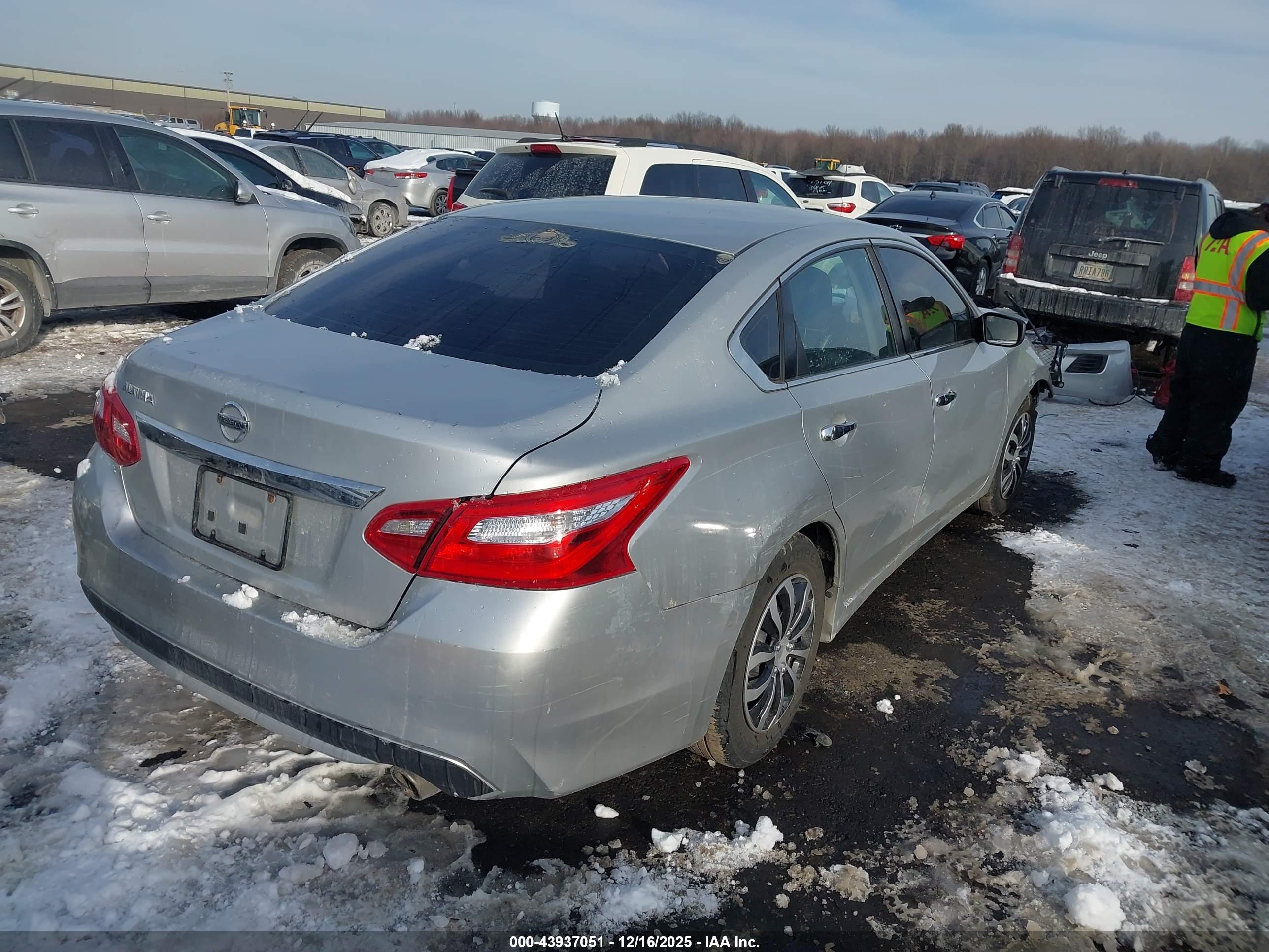 NISSAN ALTIMA image 4