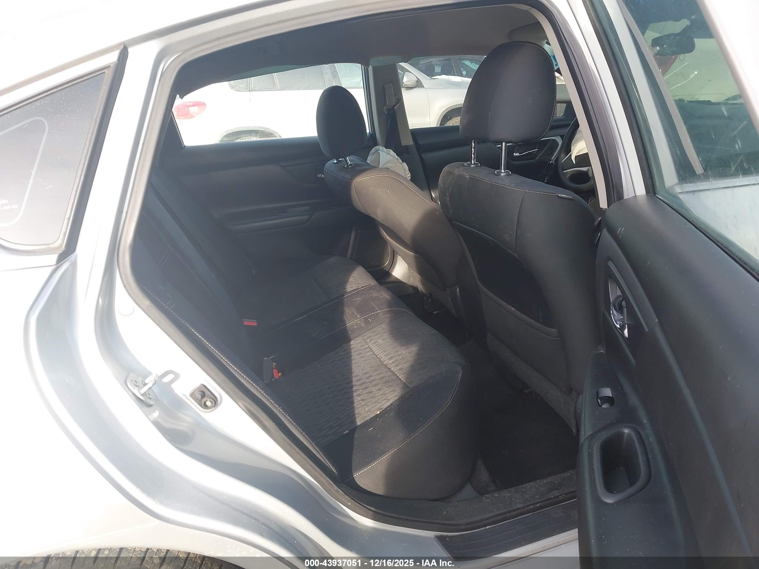 NISSAN ALTIMA image 8